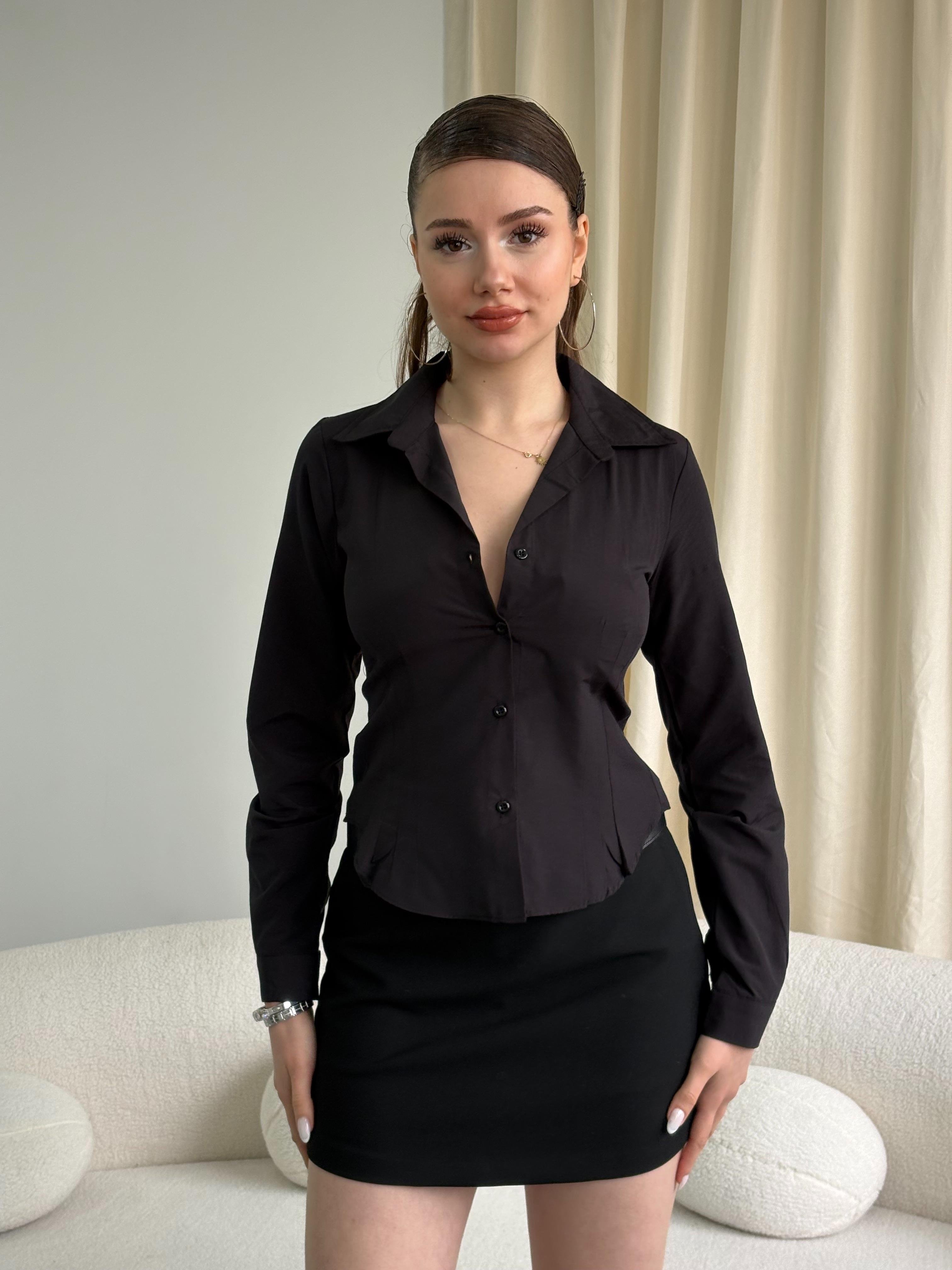 Korsaj Detaylı Fit Gömlek