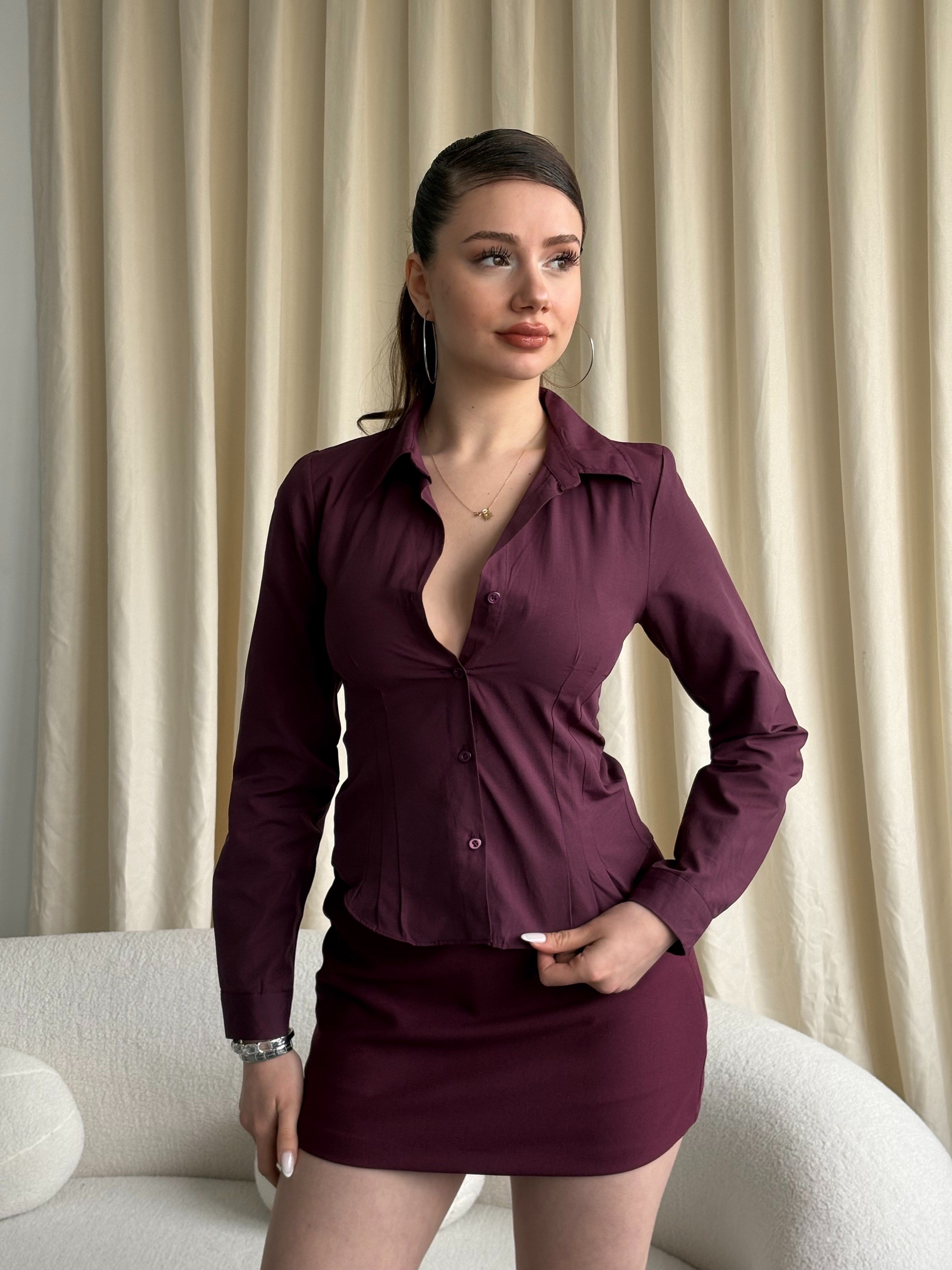 Korsaj Detaylı Fit Gömlek