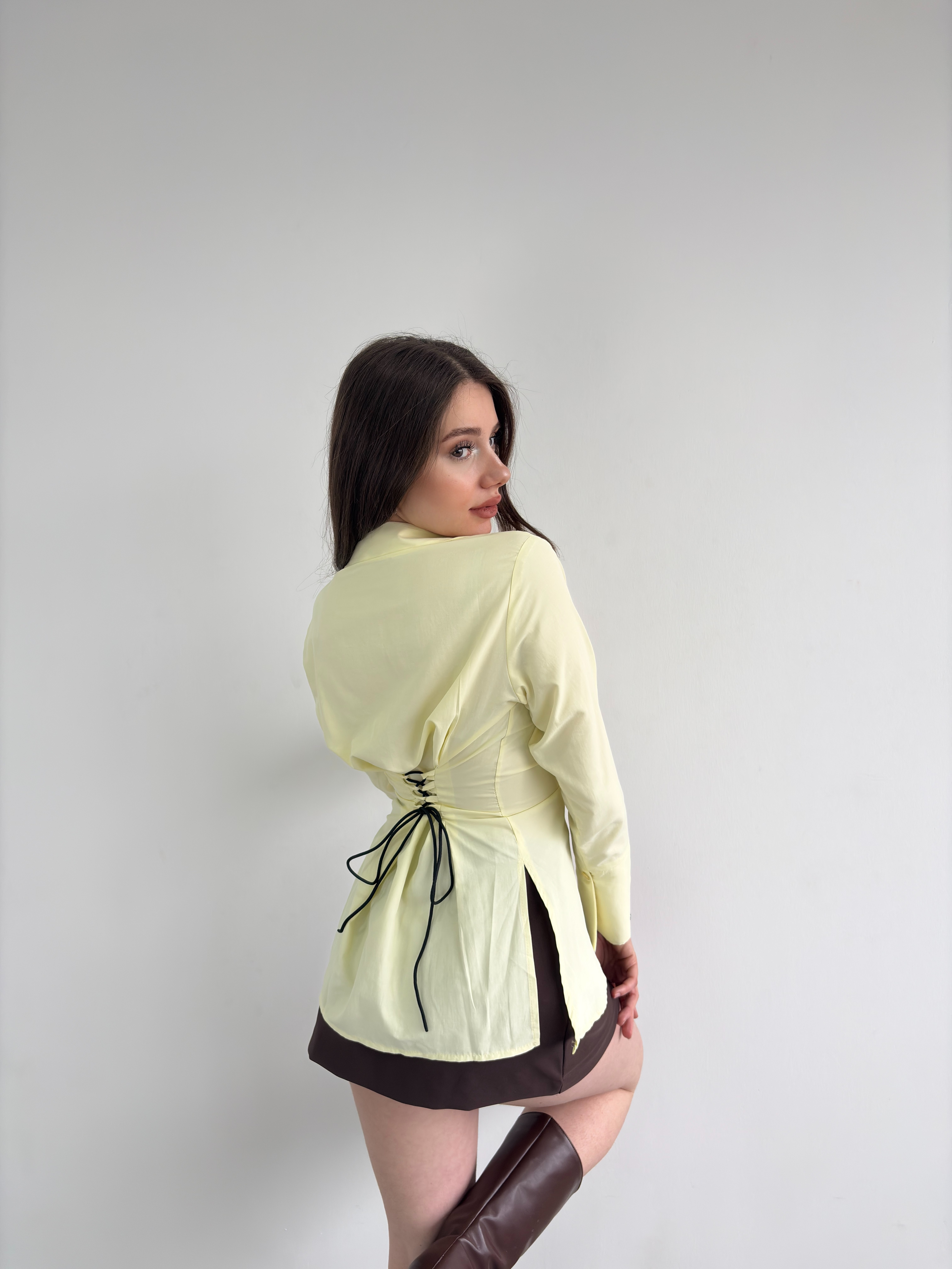 Korse Detaylı Gömlek 