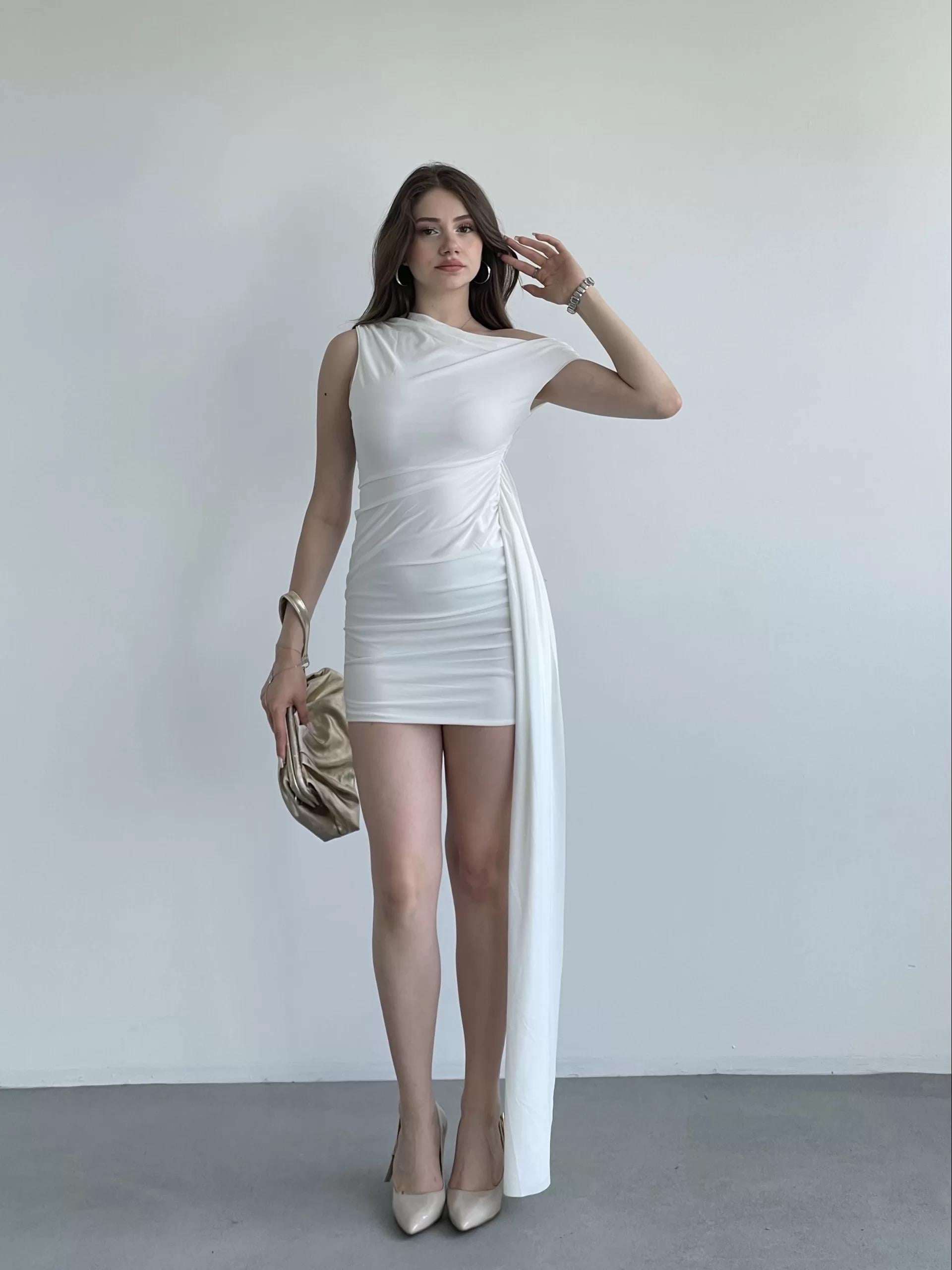 Kuşaklı Asimetrik Sandy Elbise