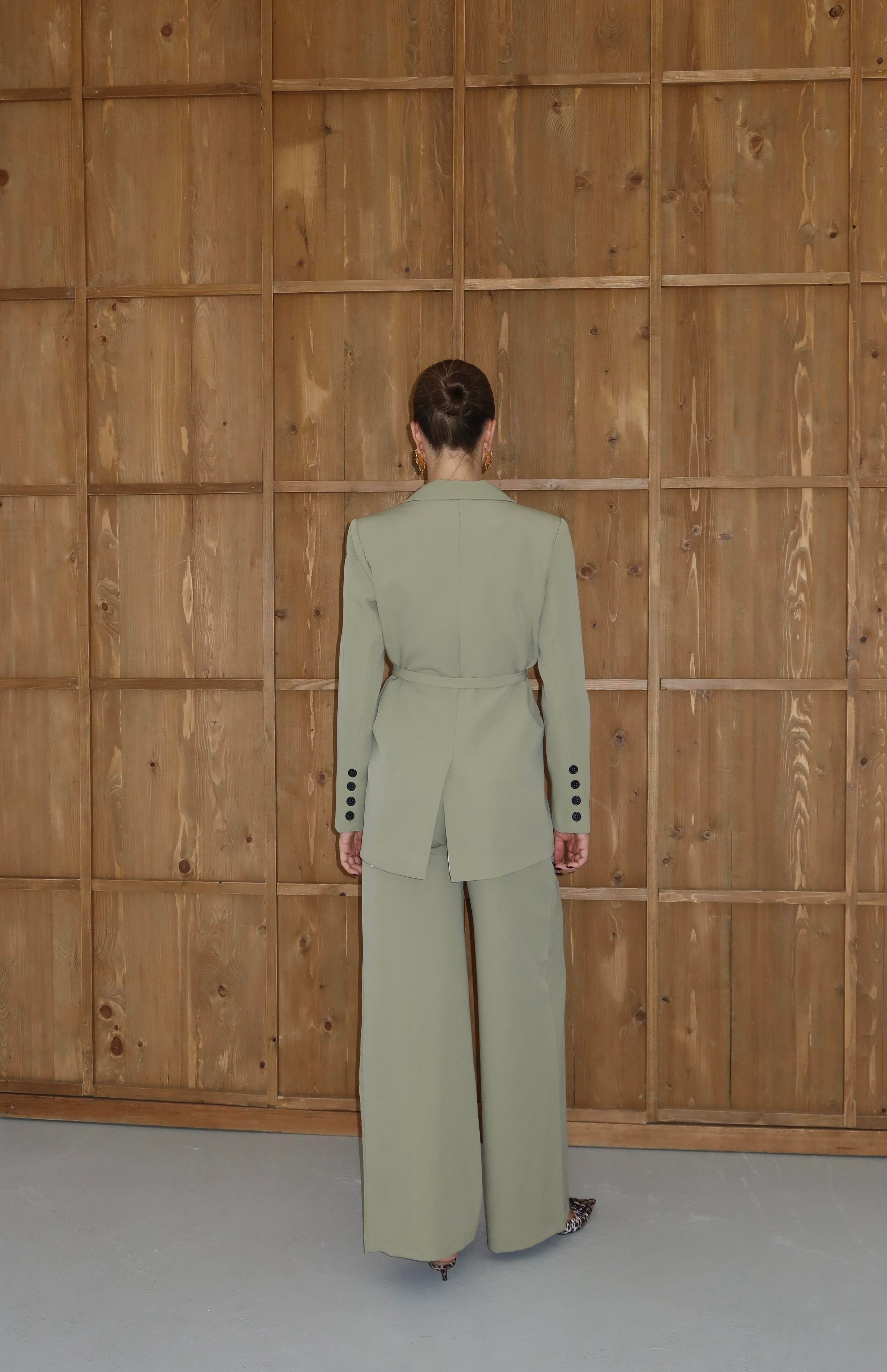 Kuşaklı Double Blazer Takım