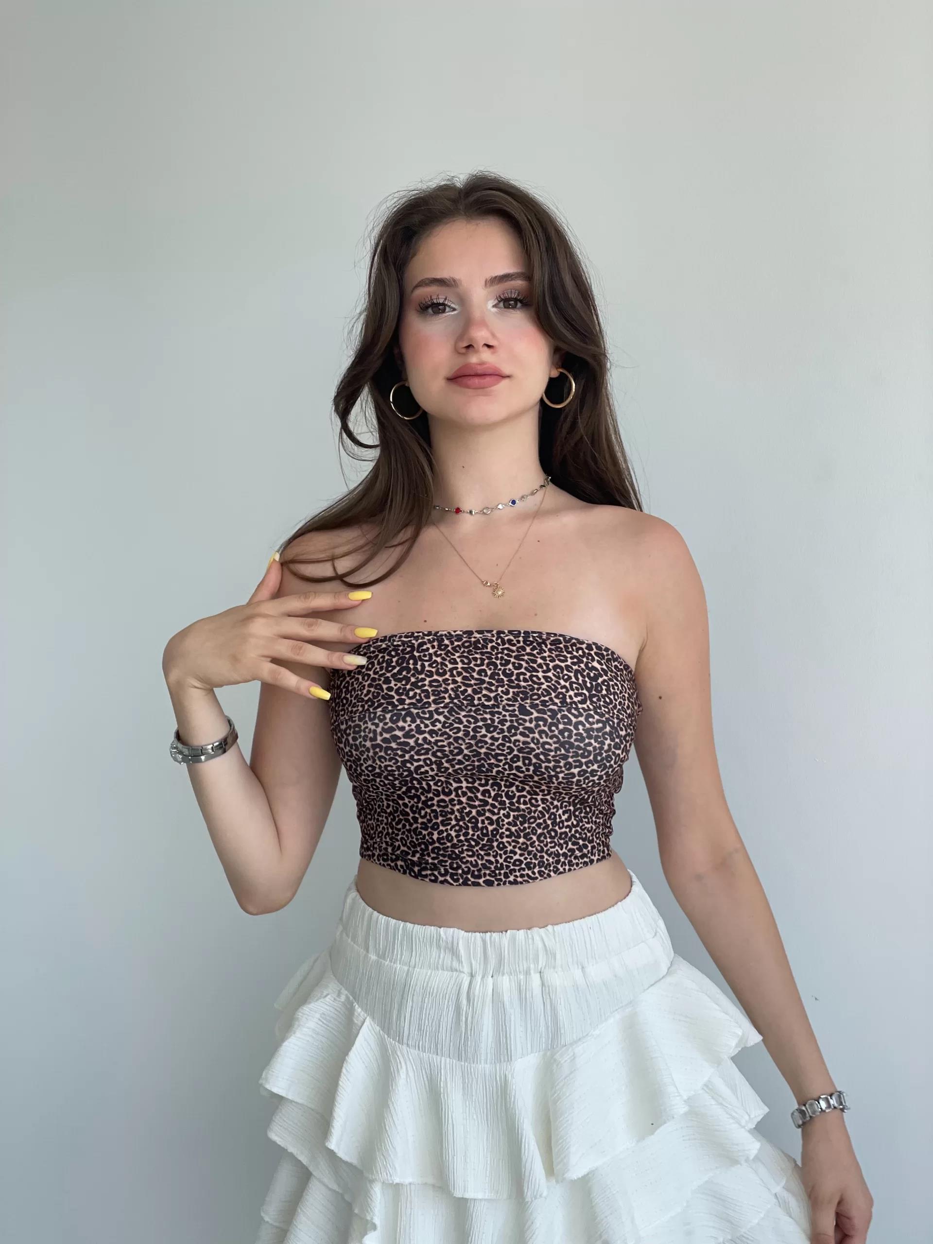 Leo Premium Straplez Crop