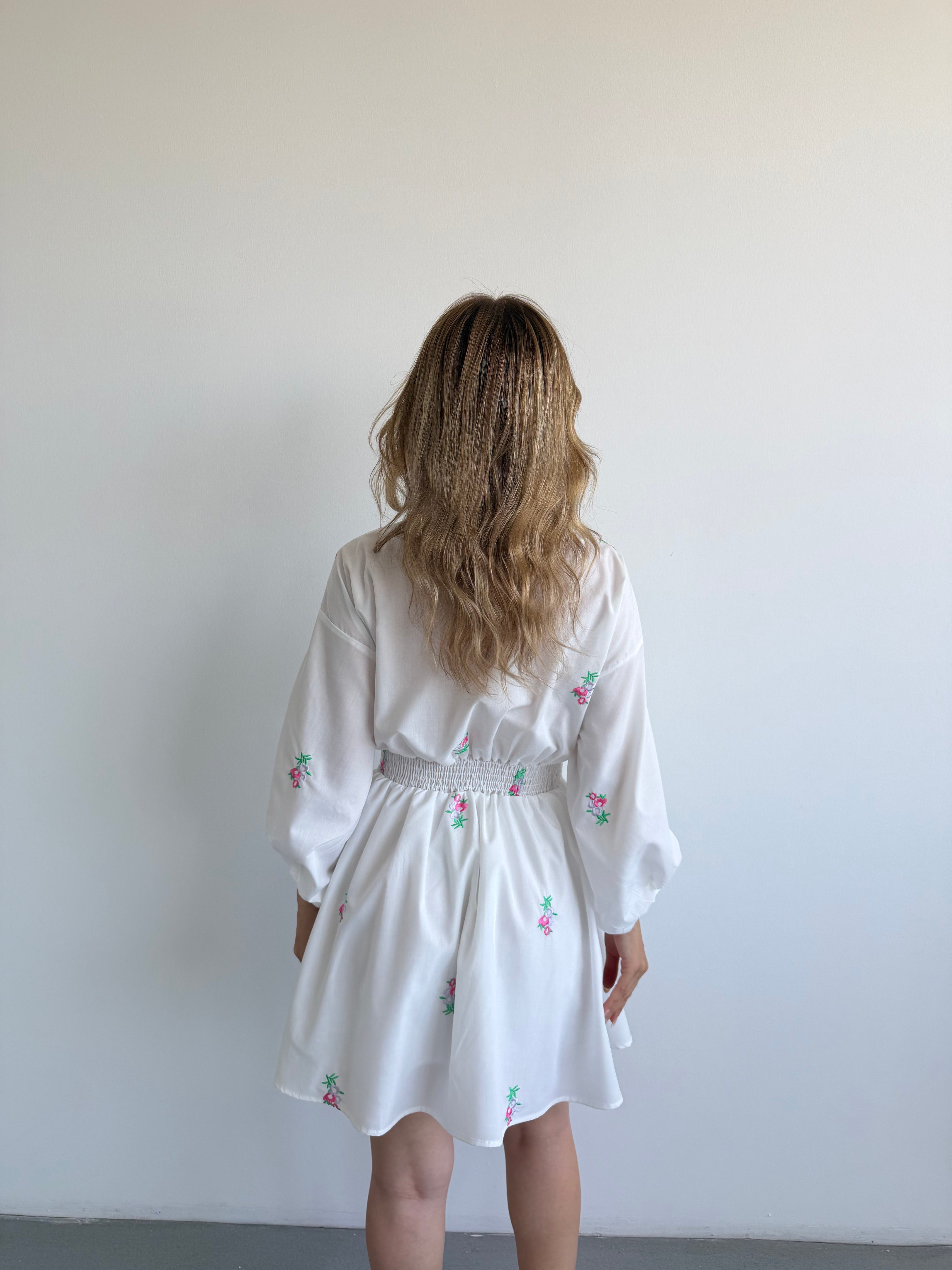 Nakışlı Mini Elbise