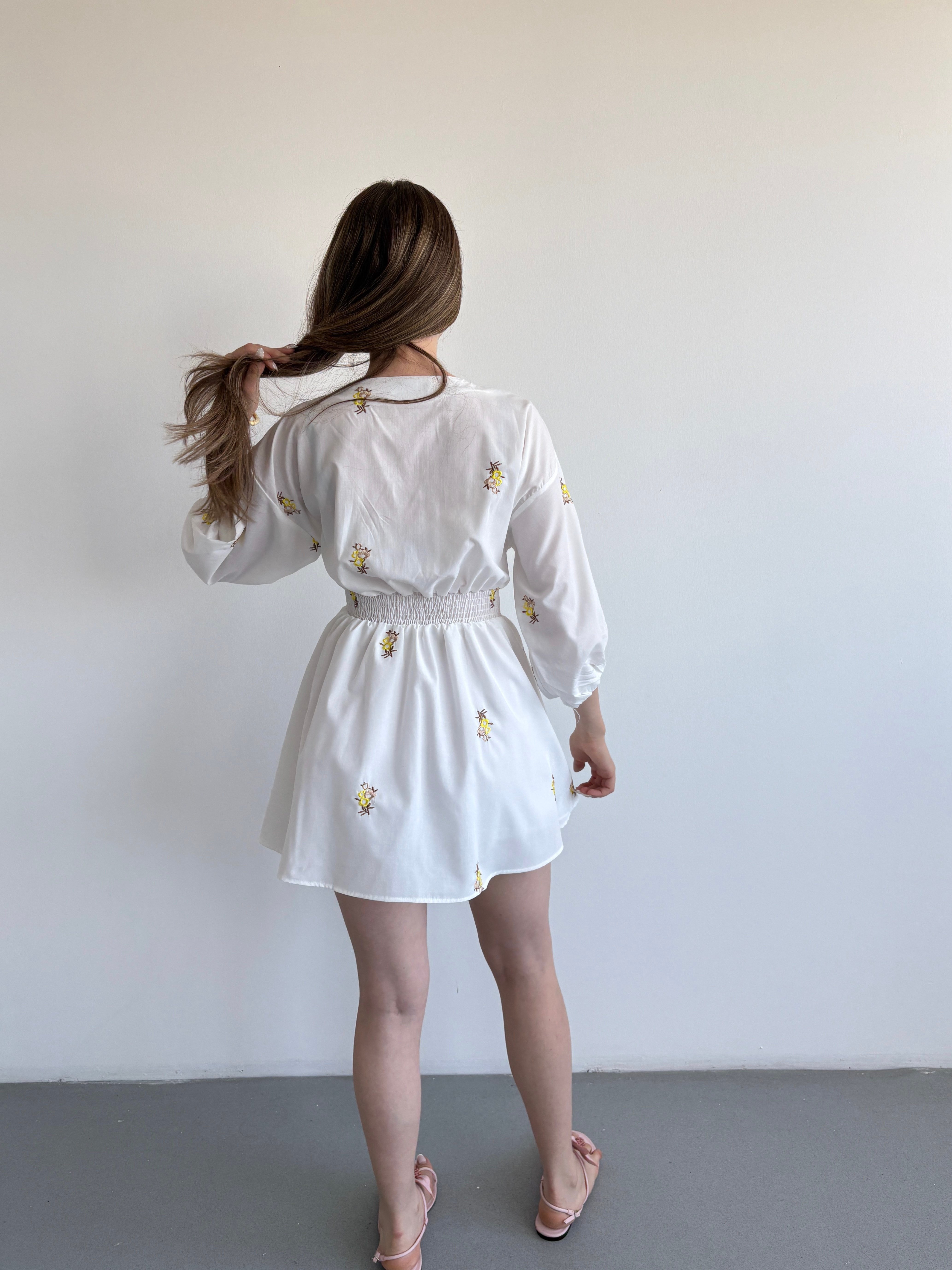 Nakışlı Mini Elbise