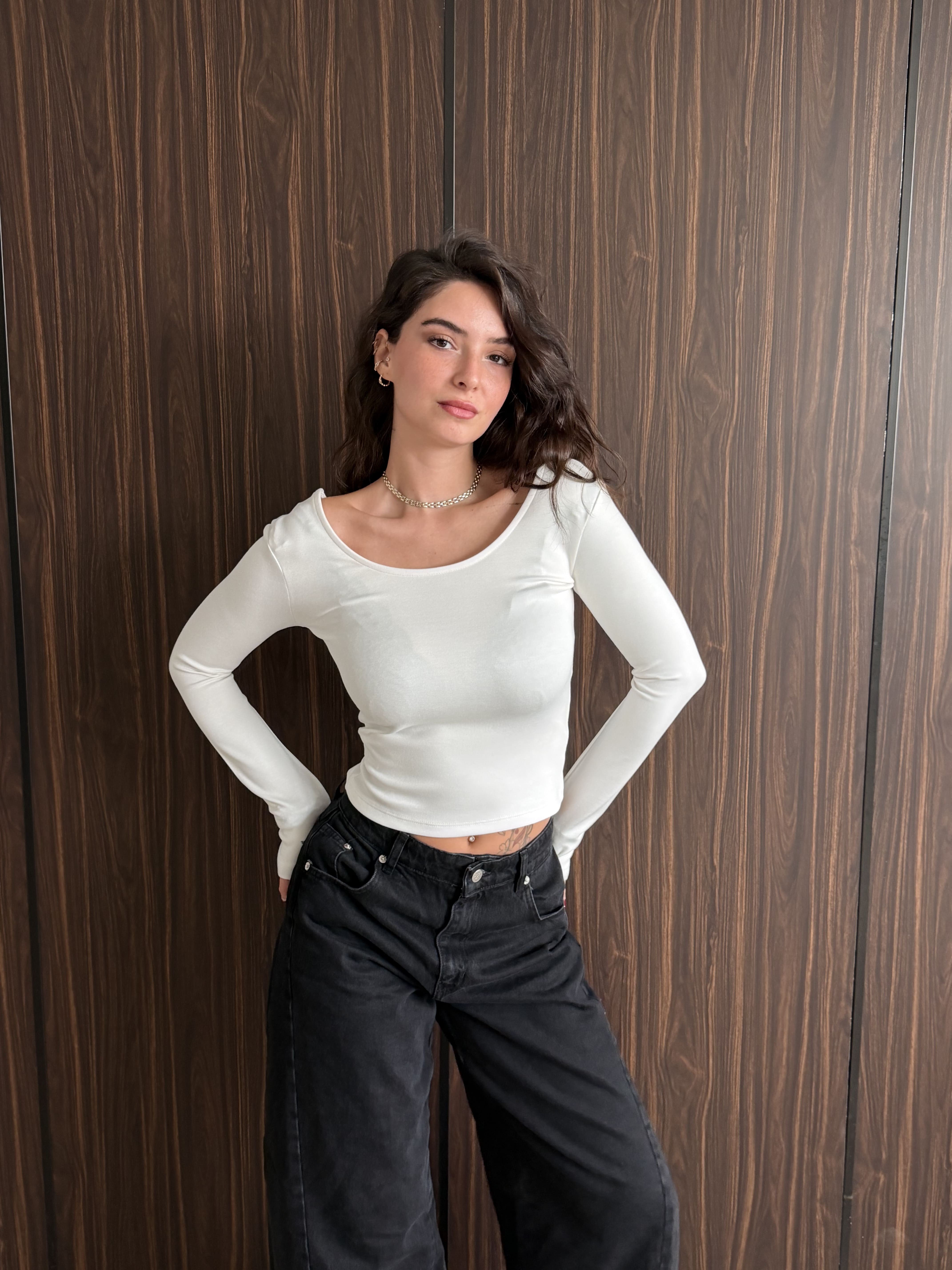 Oval Yaka Basic Crop