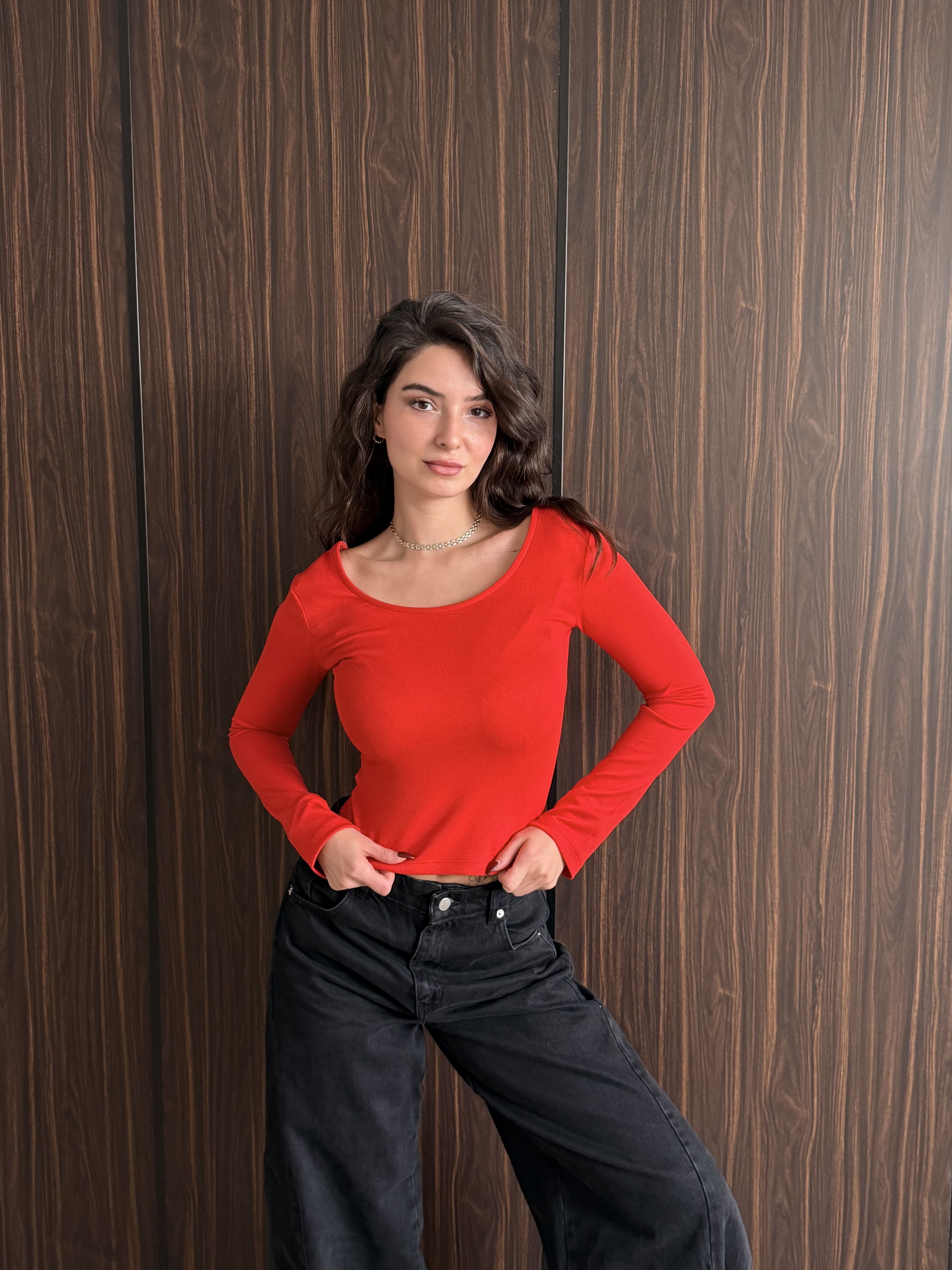 Oval Yaka Basic Crop