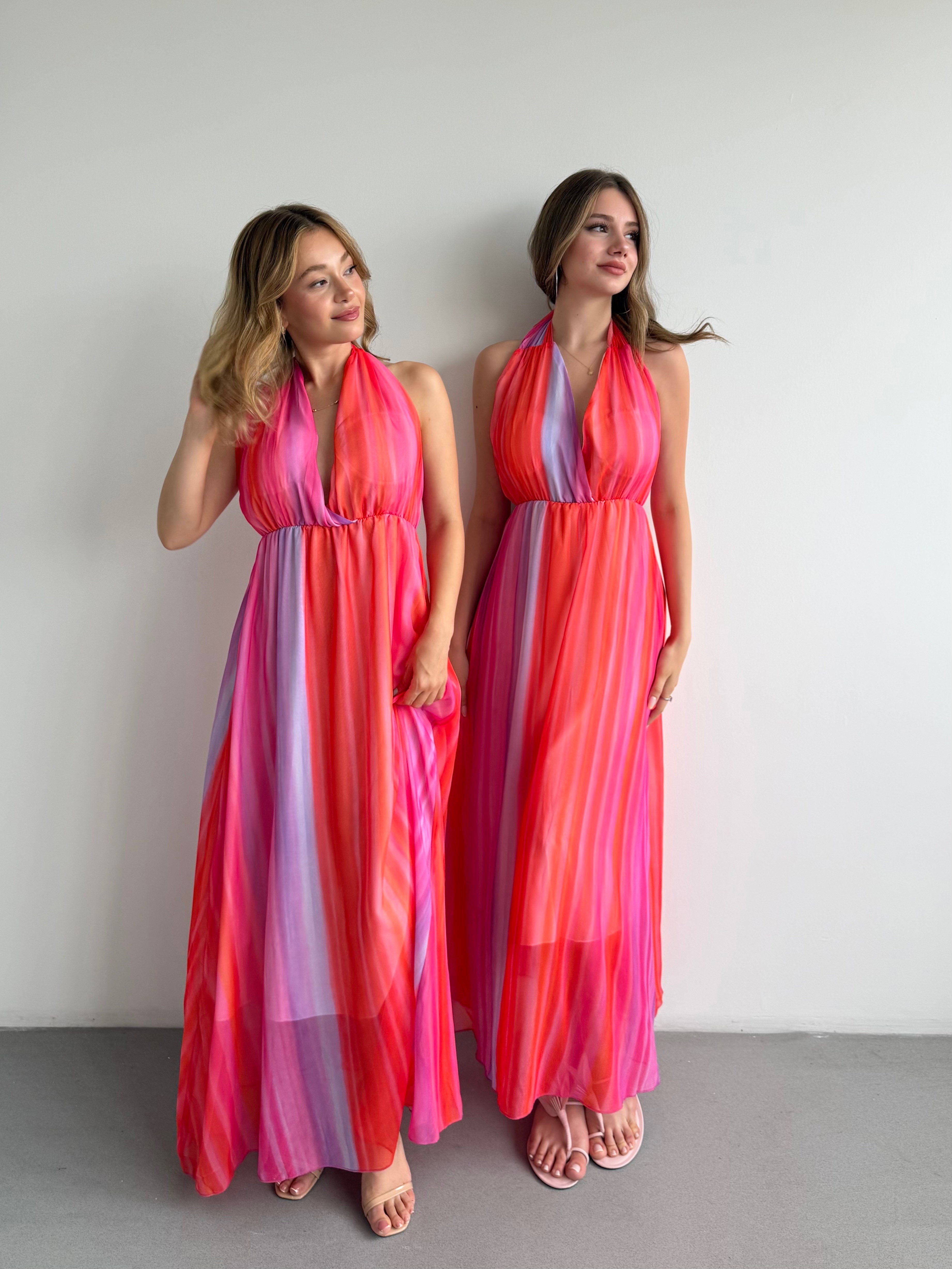 Pembe Geçişli Halter Elbise