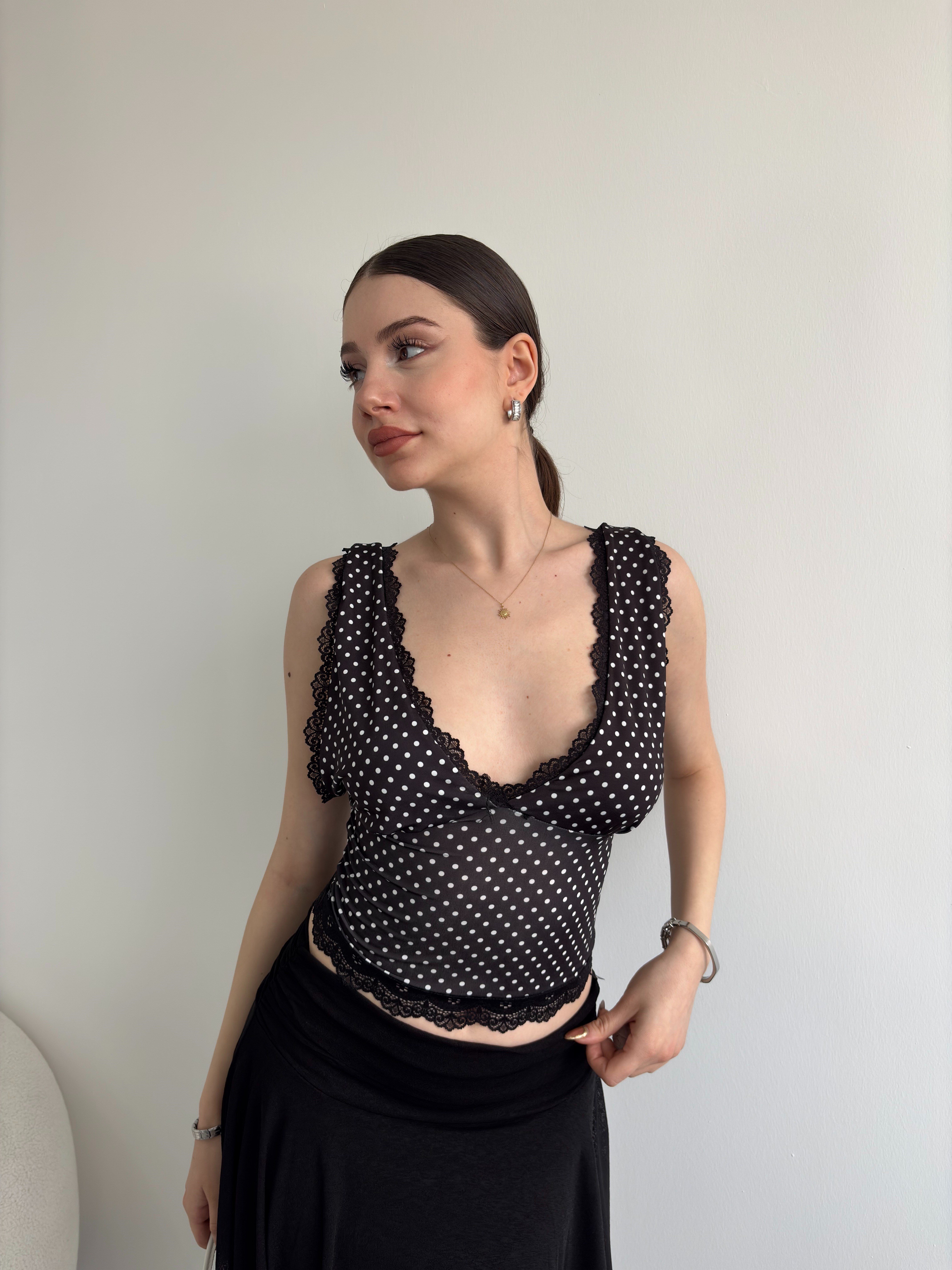 Puantiyeli Dantel Crop