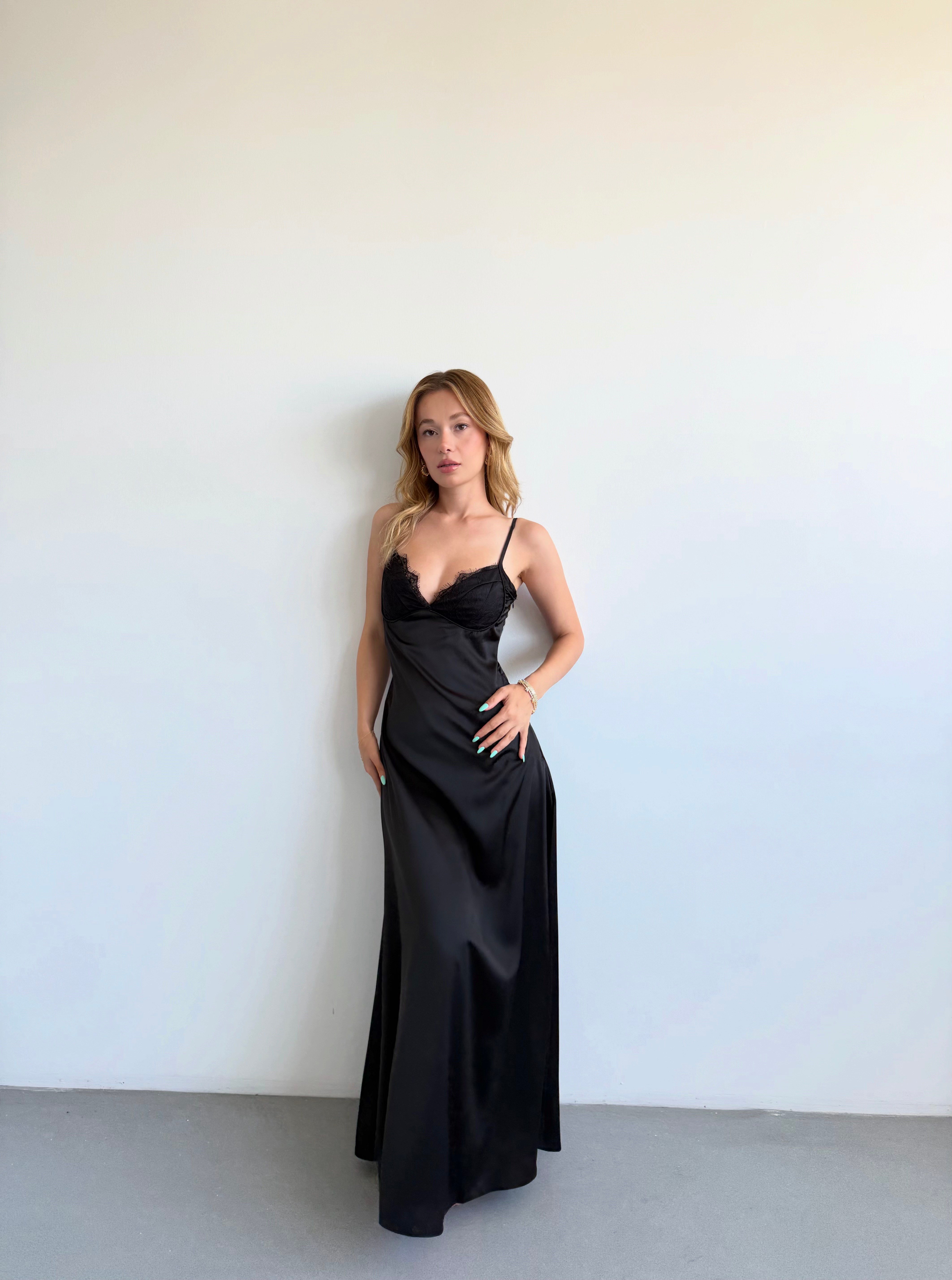 Saten Dantelli Elbise