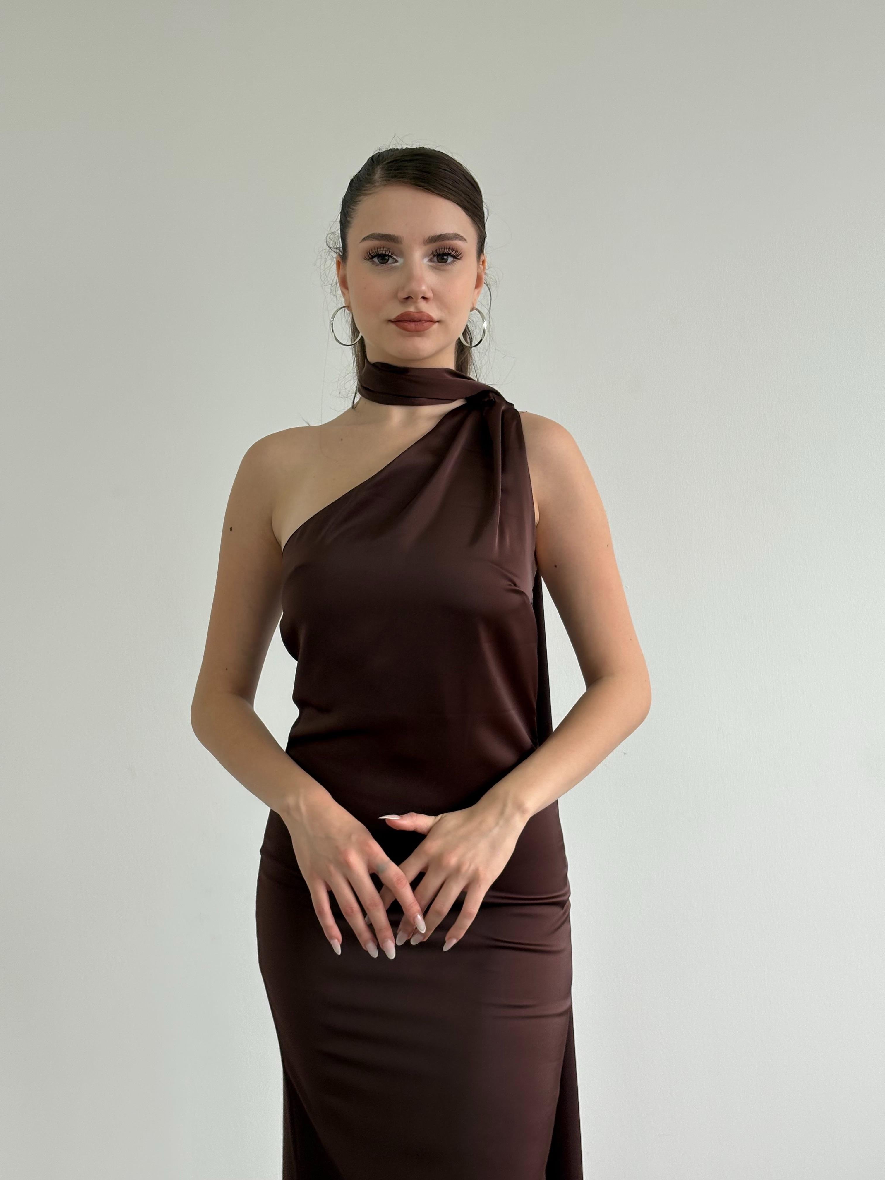 Saten Şallı Elbise 