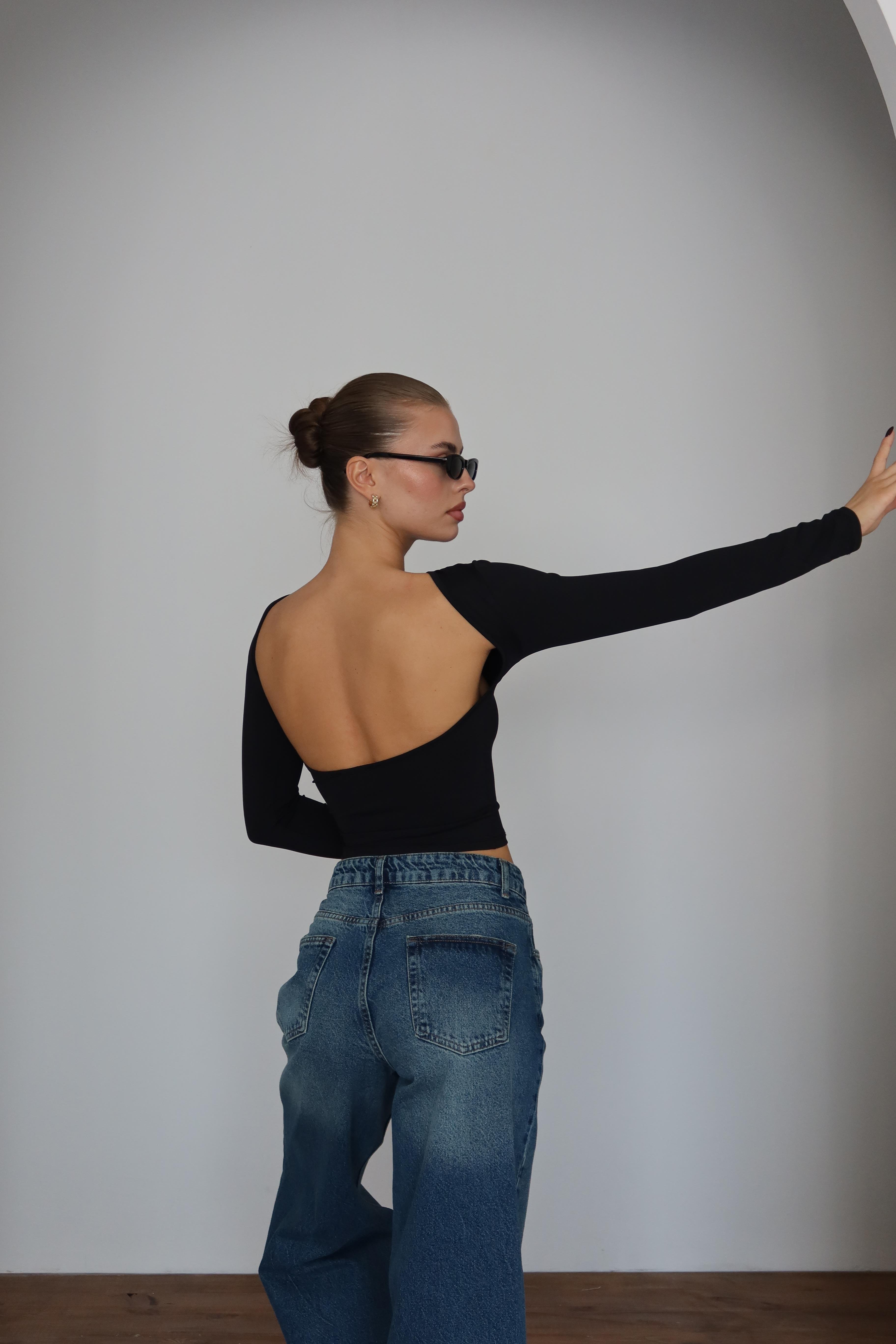 Sırt Dekolteli Basic Bluz