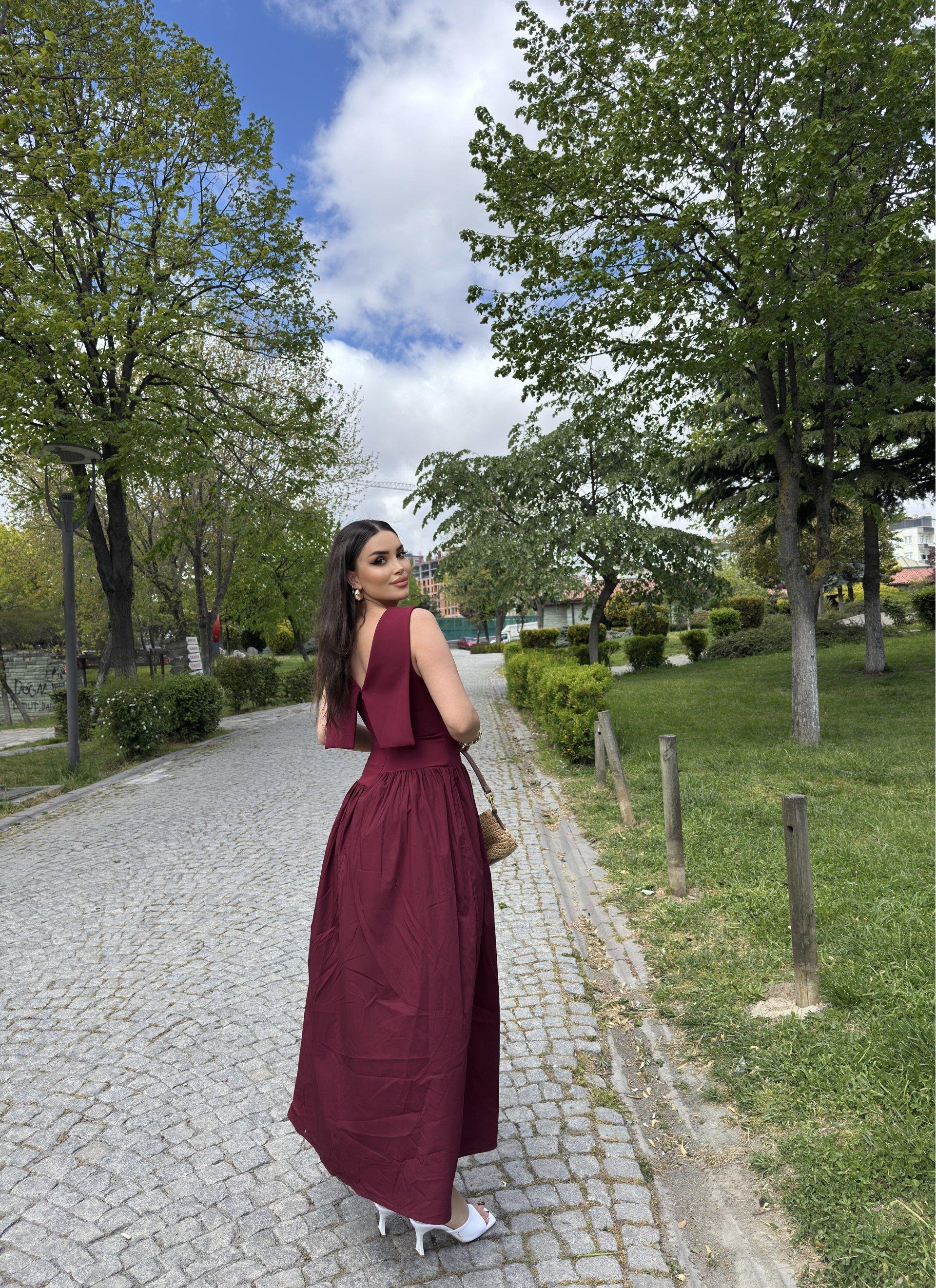 Sırt Detaylı Premium Elbise