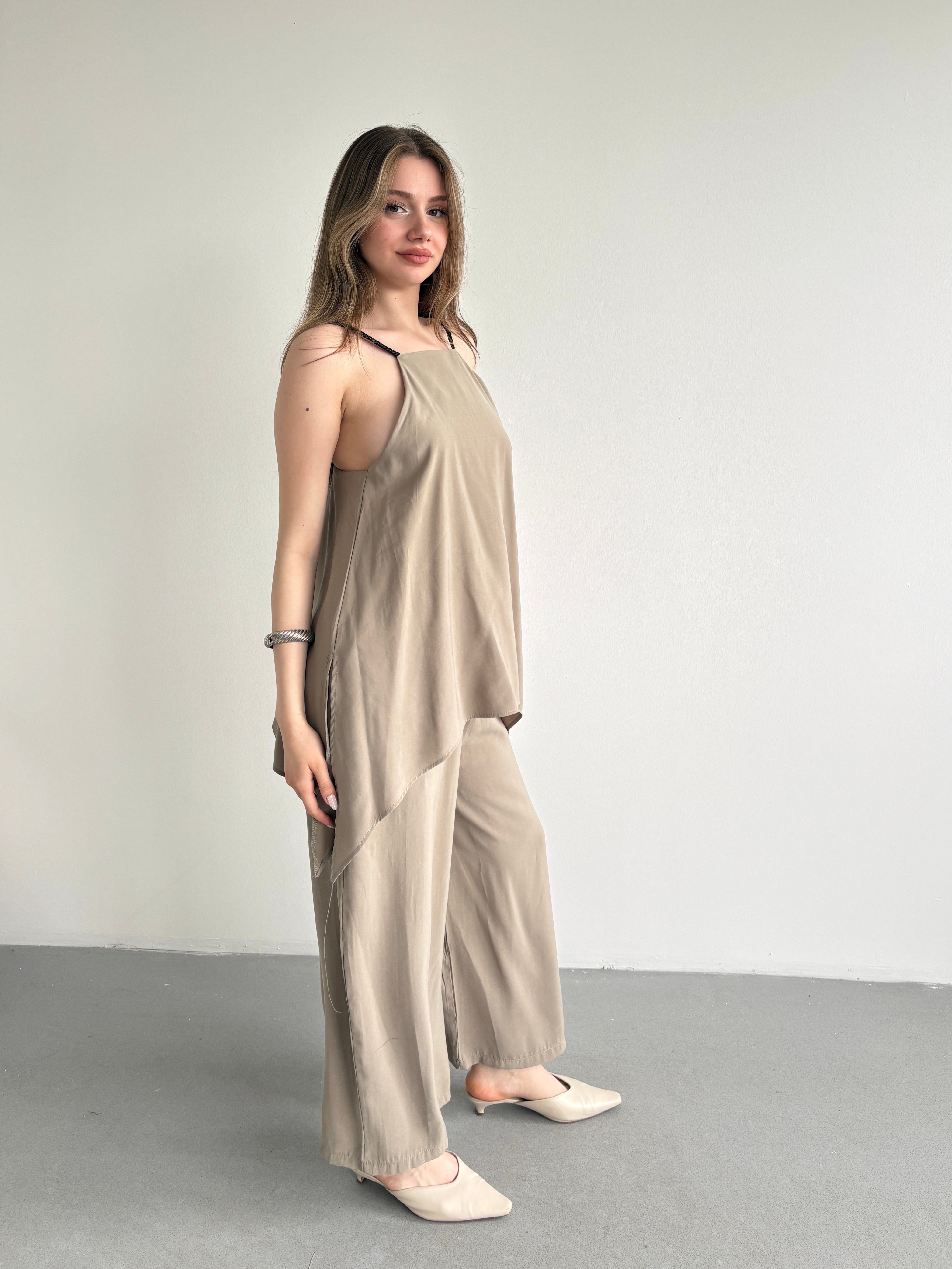 Soft Dokulu Örgü Askılı Tulum