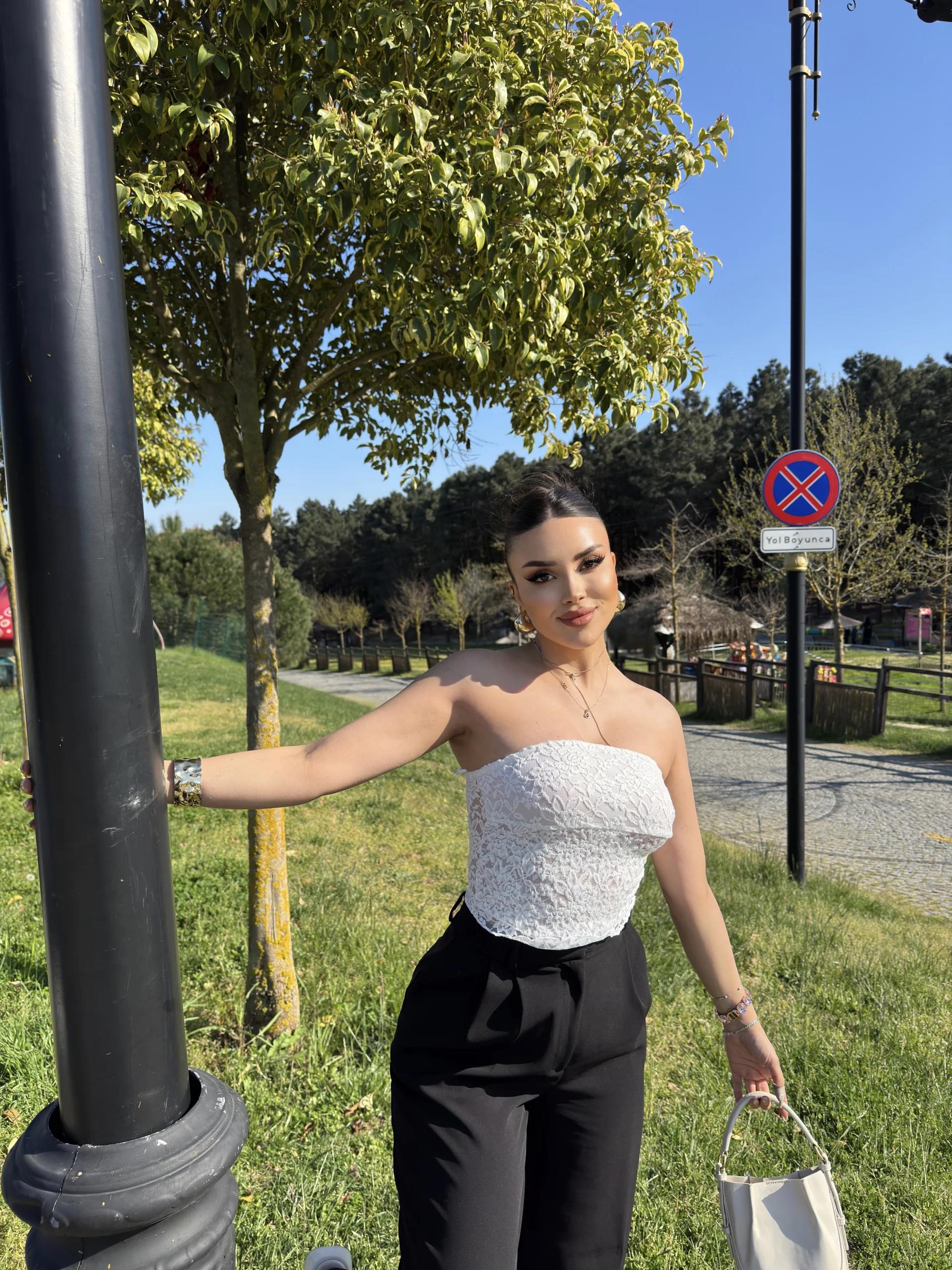 Straplez Dantel Crop