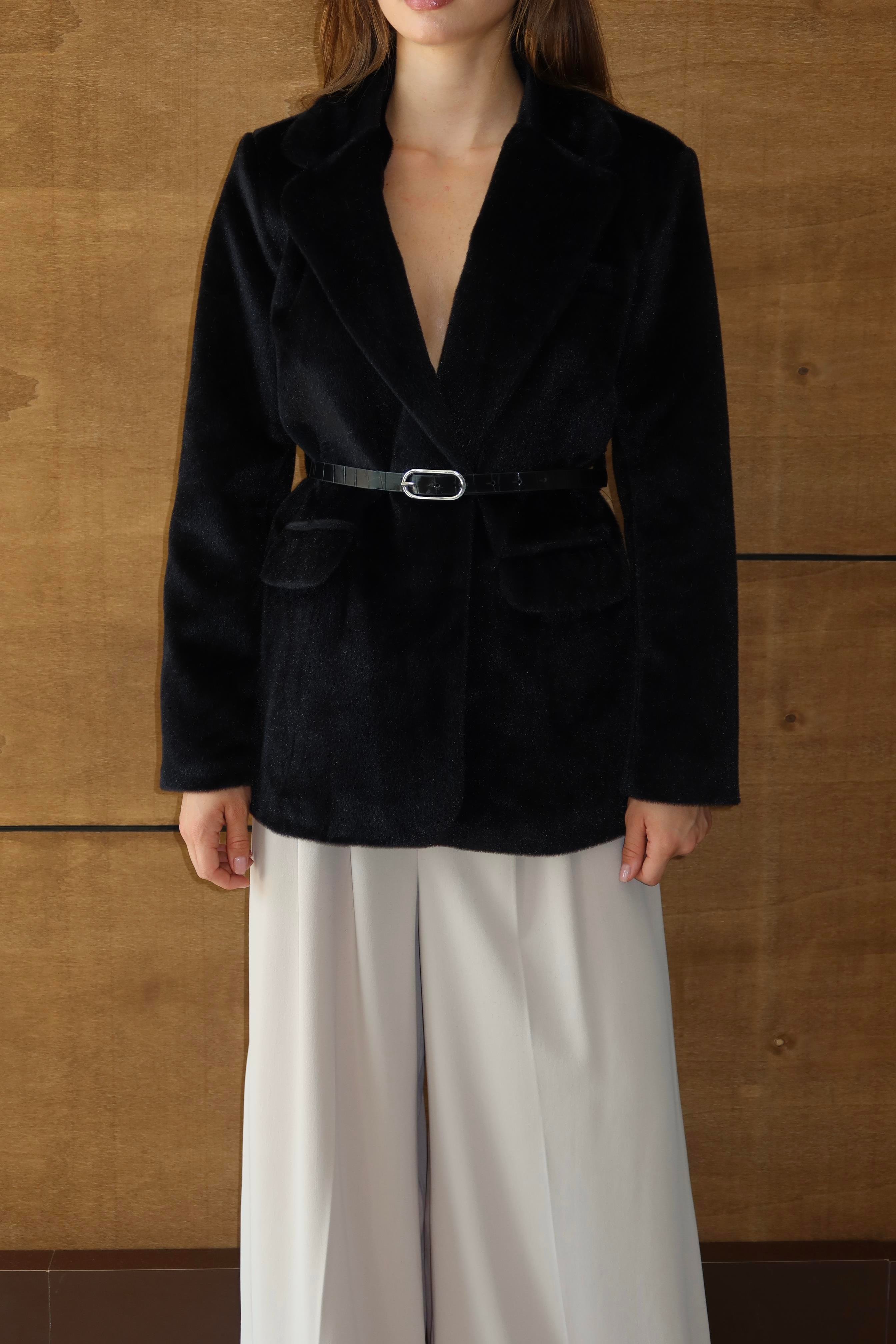 Tay Tüyü Kemerli Blazer