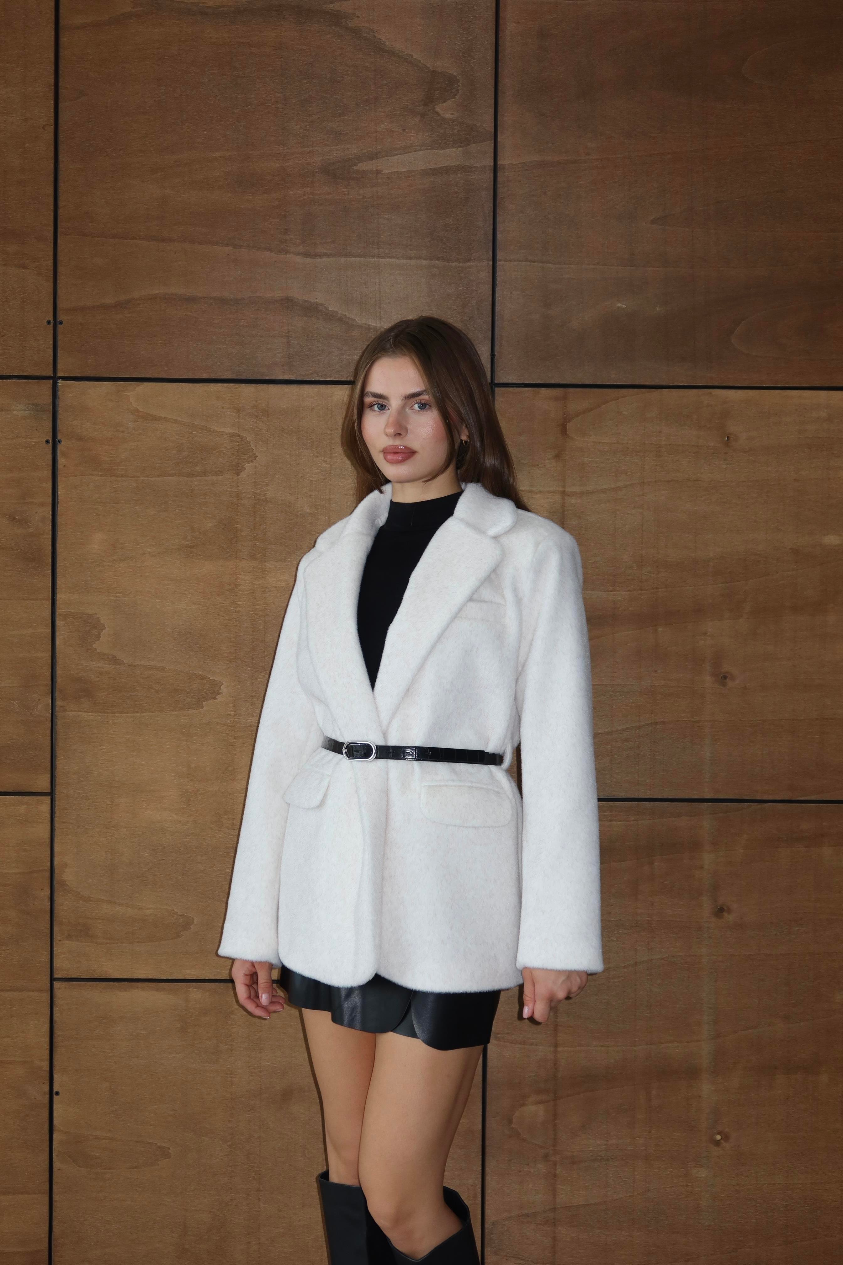 Tay Tüyü Kemerli Blazer