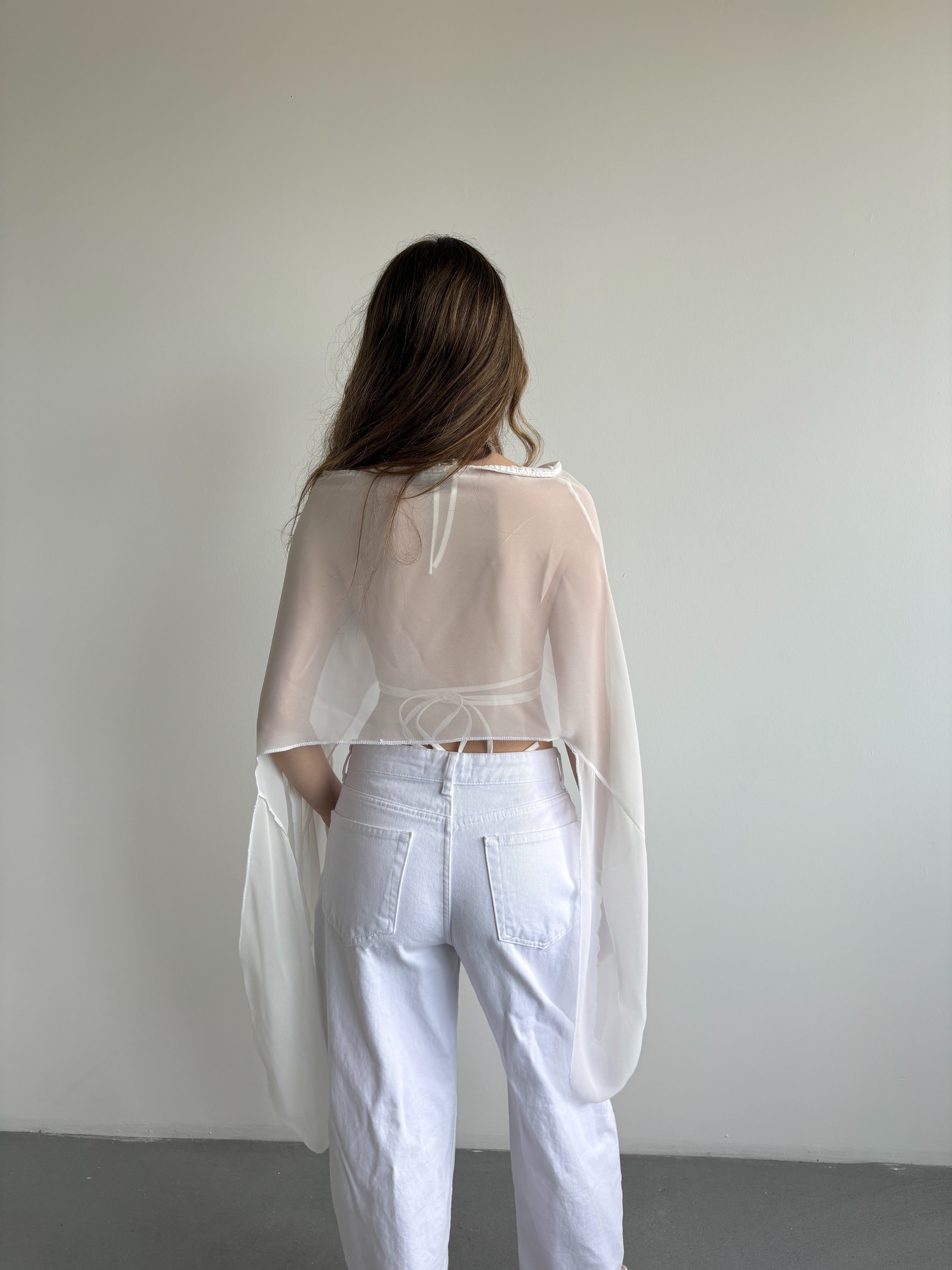 Transparan Asimetrik Crop