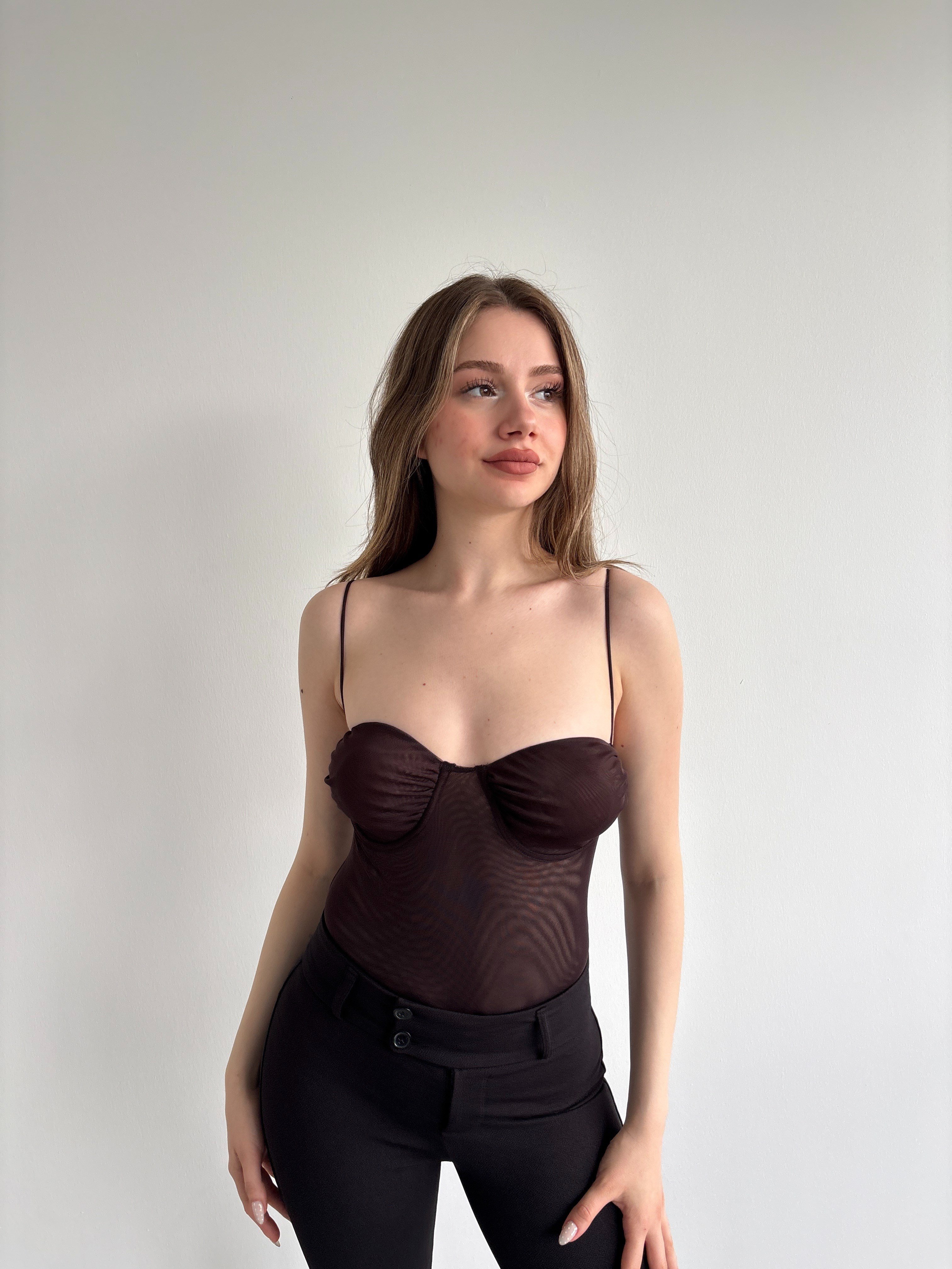 Tül Göğüs Detay Bodysuit