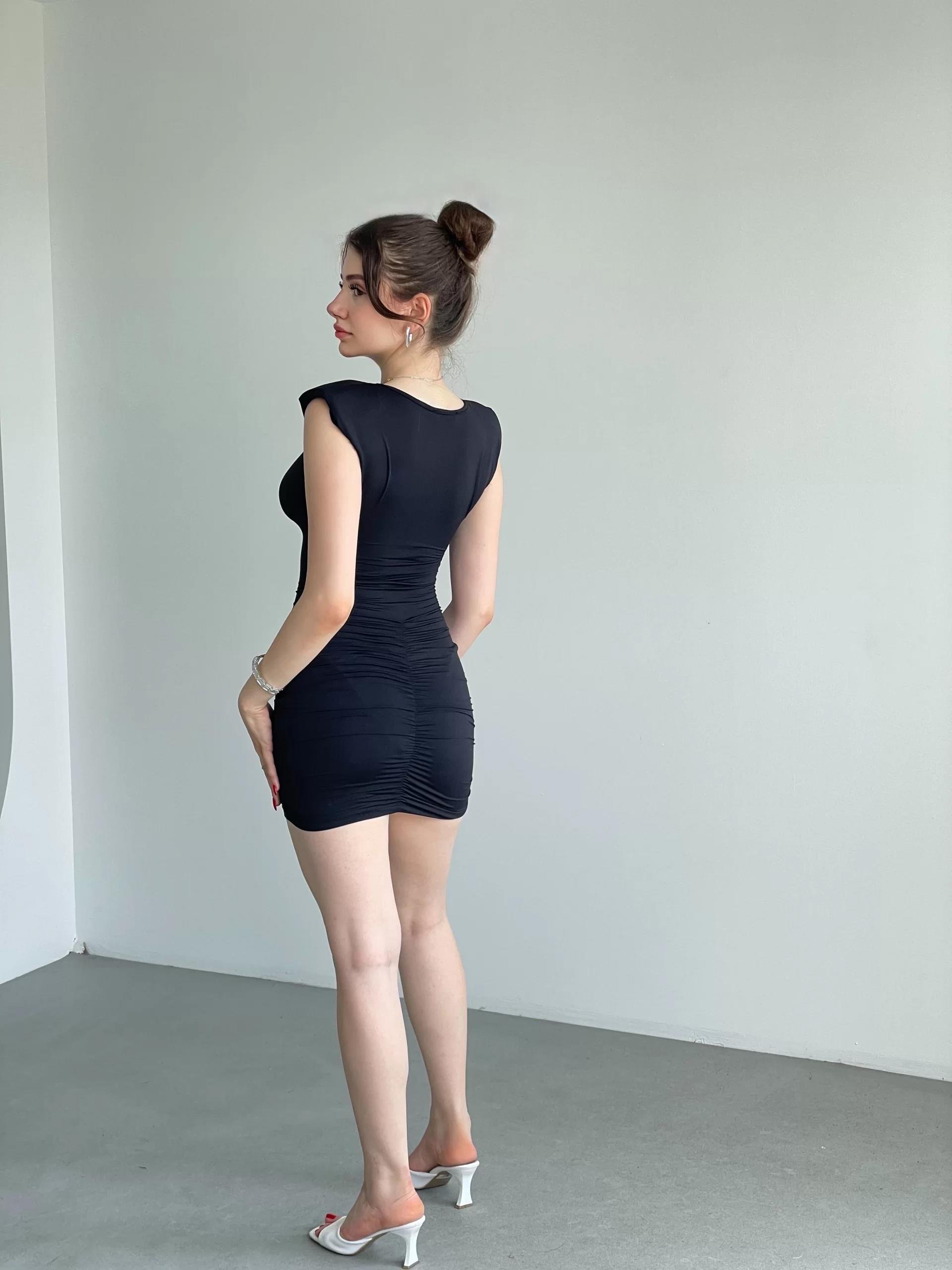 Vatkalı Büzgü Detay Elbise