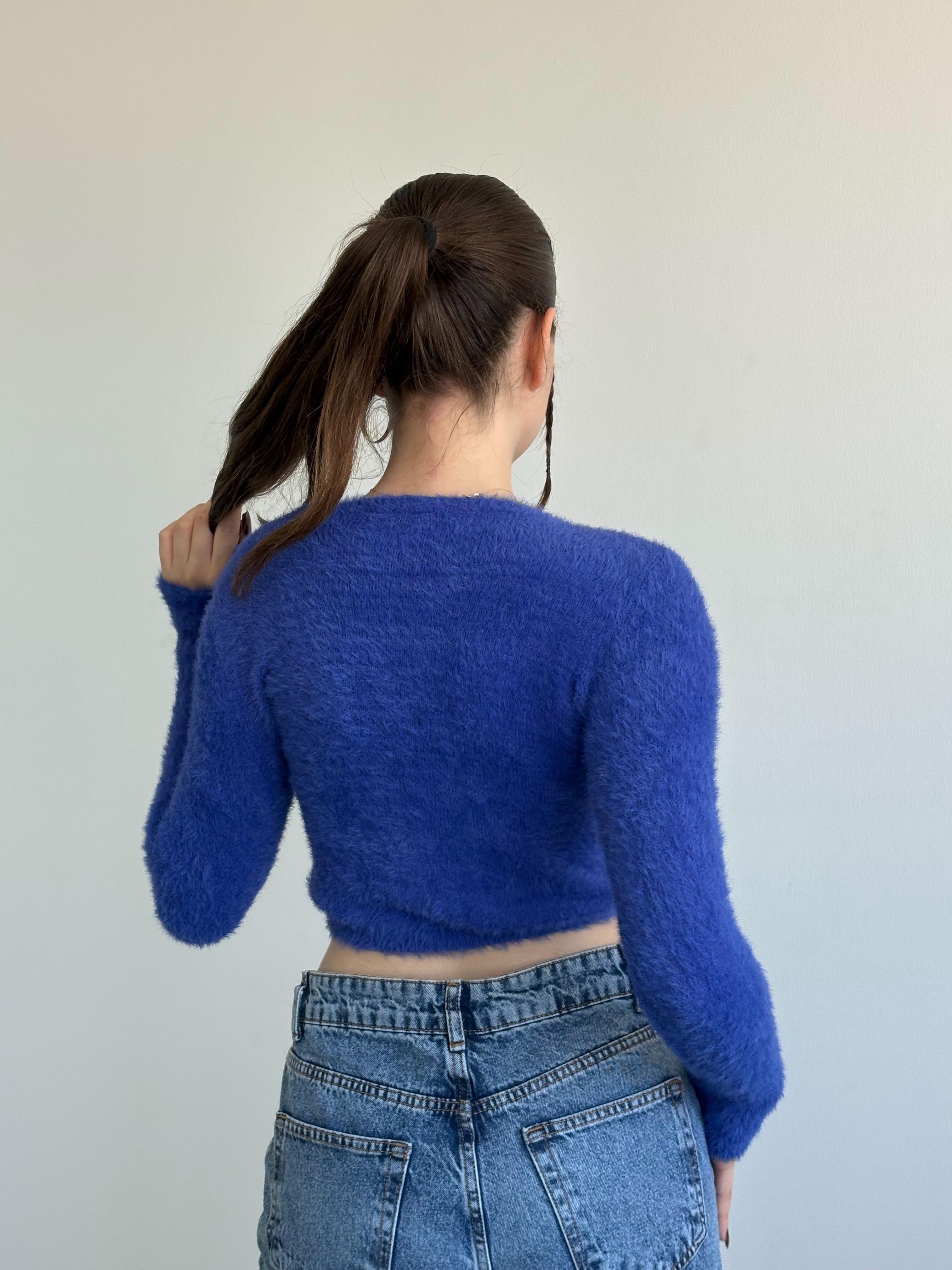 Yumoş Dekolteli Crop