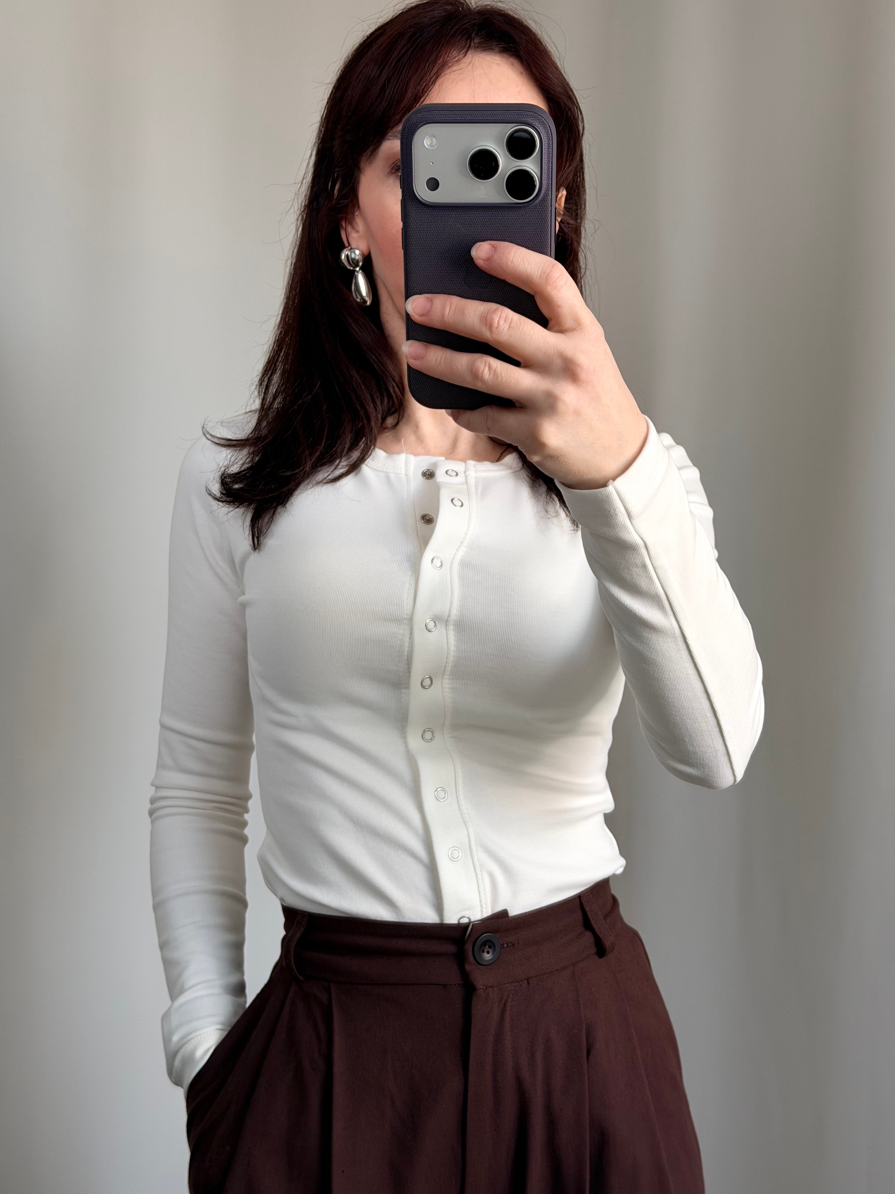 Çıtçıtlı Krem Renk Bluz