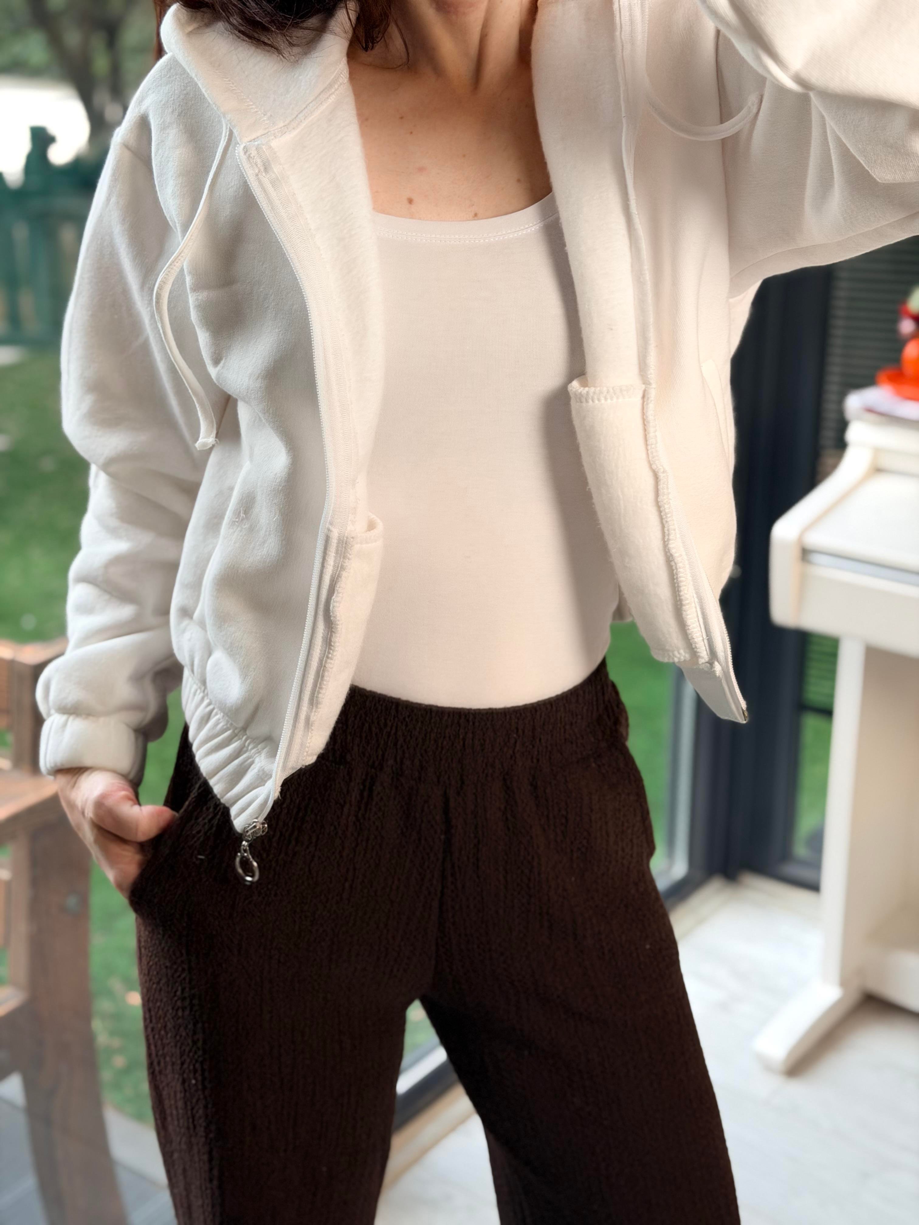 Kapüşonlu Kısa Beyaz Renk Sweatshirt 