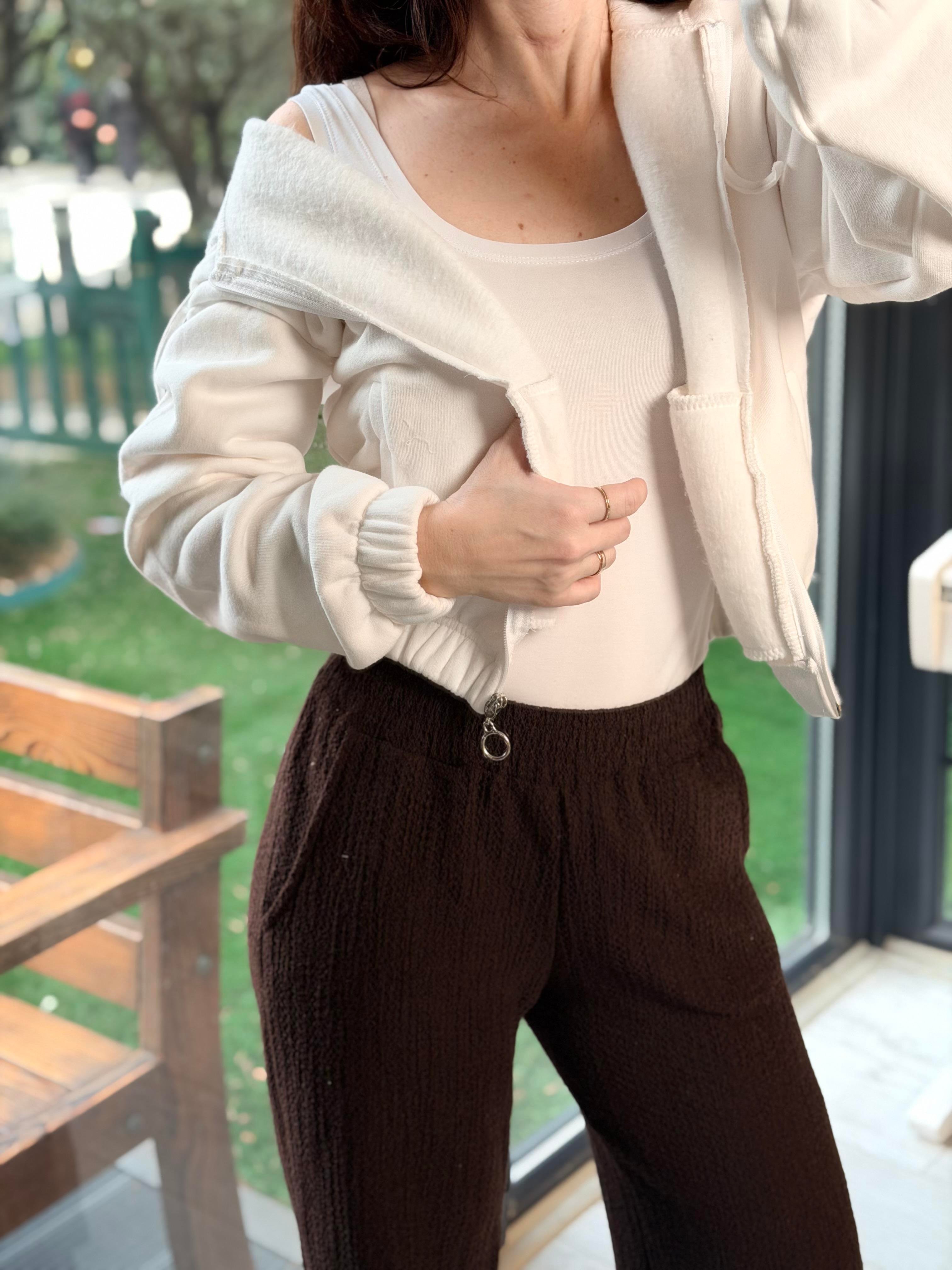 Kapüşonlu Kısa Beyaz Renk Sweatshirt 