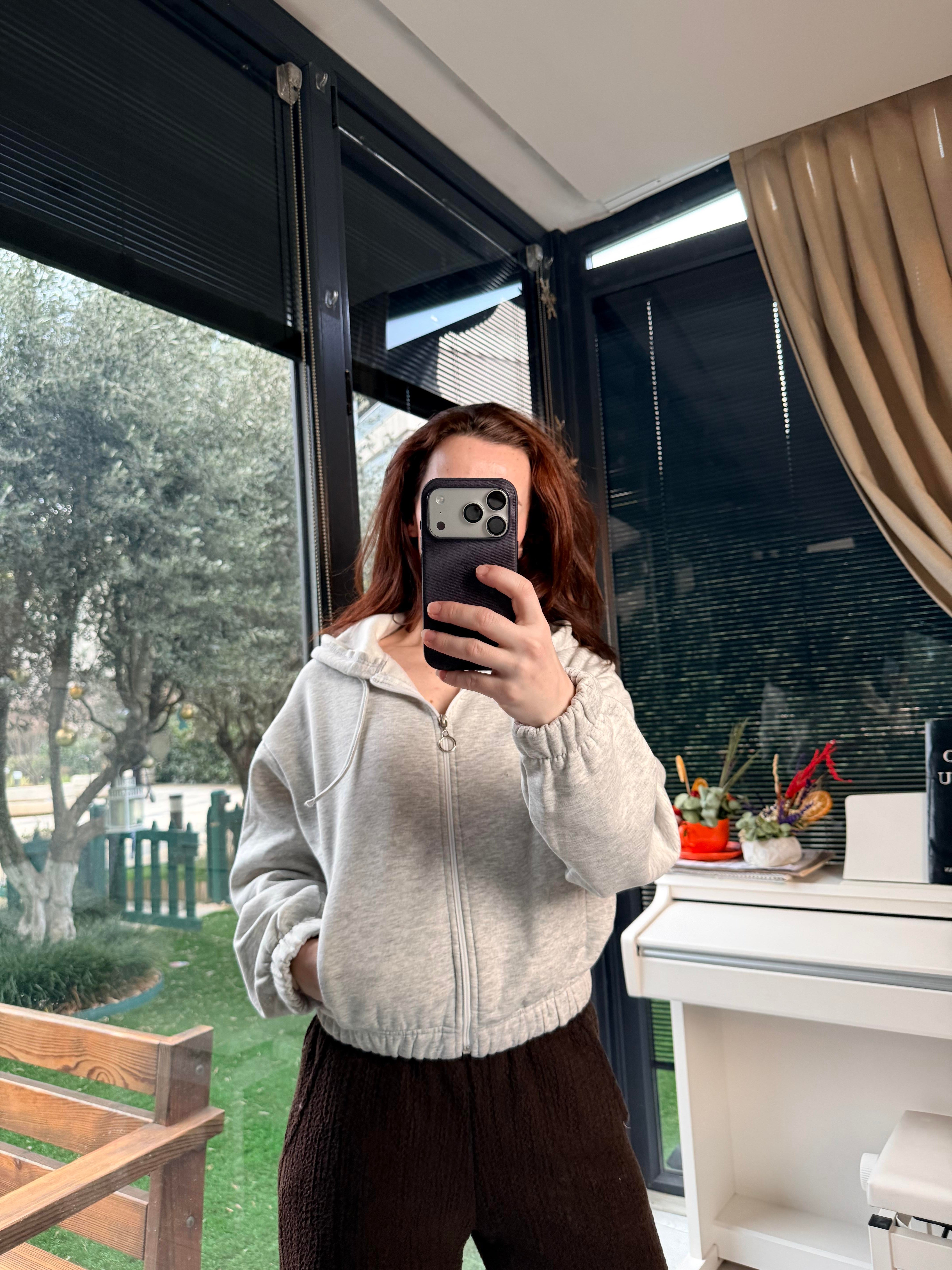 Kapüşonlu Kısa Gri Renk Sweatshirt 