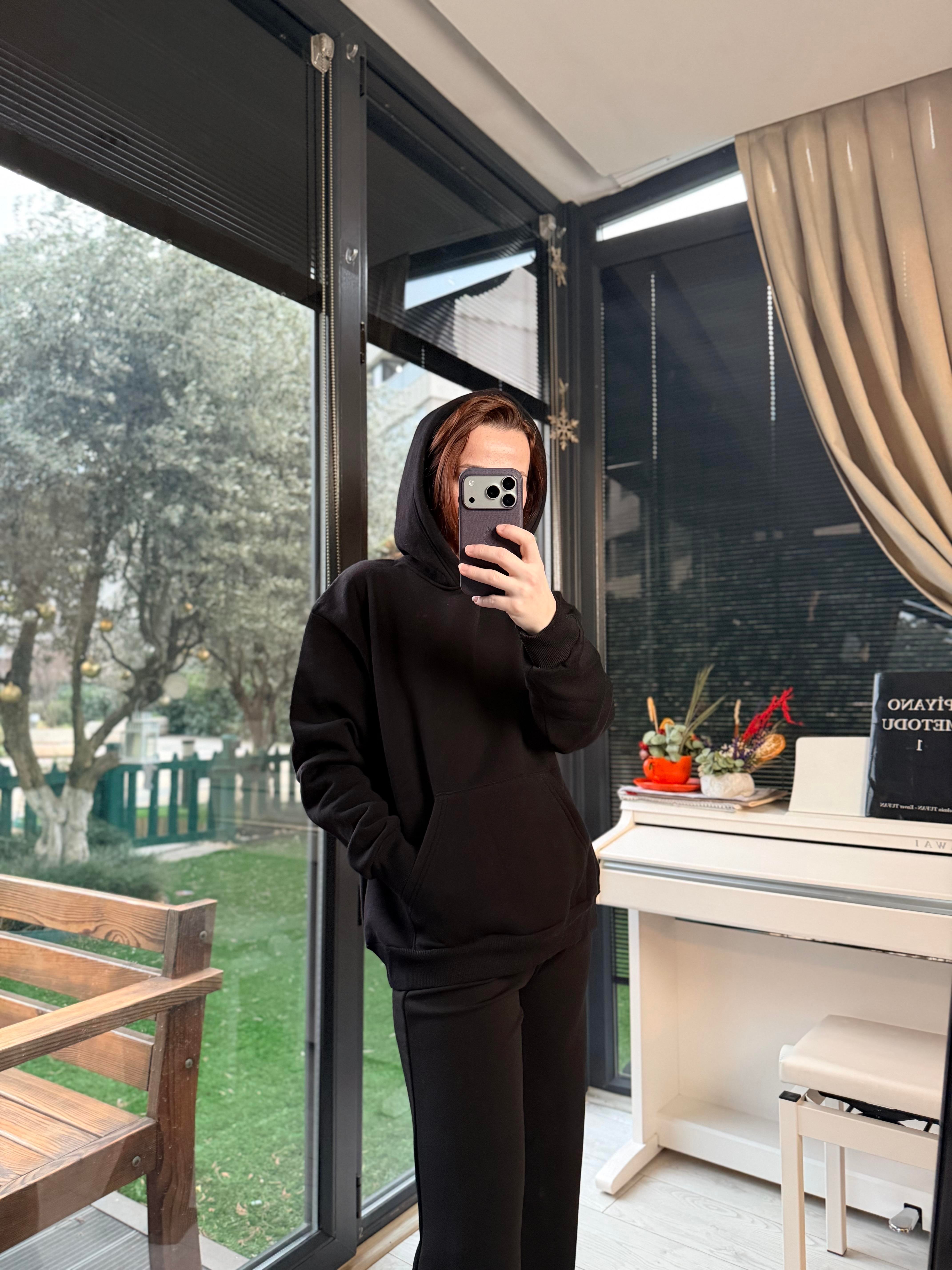 Kapüşonlu Uzun Siyah Renk Sweatshirt 