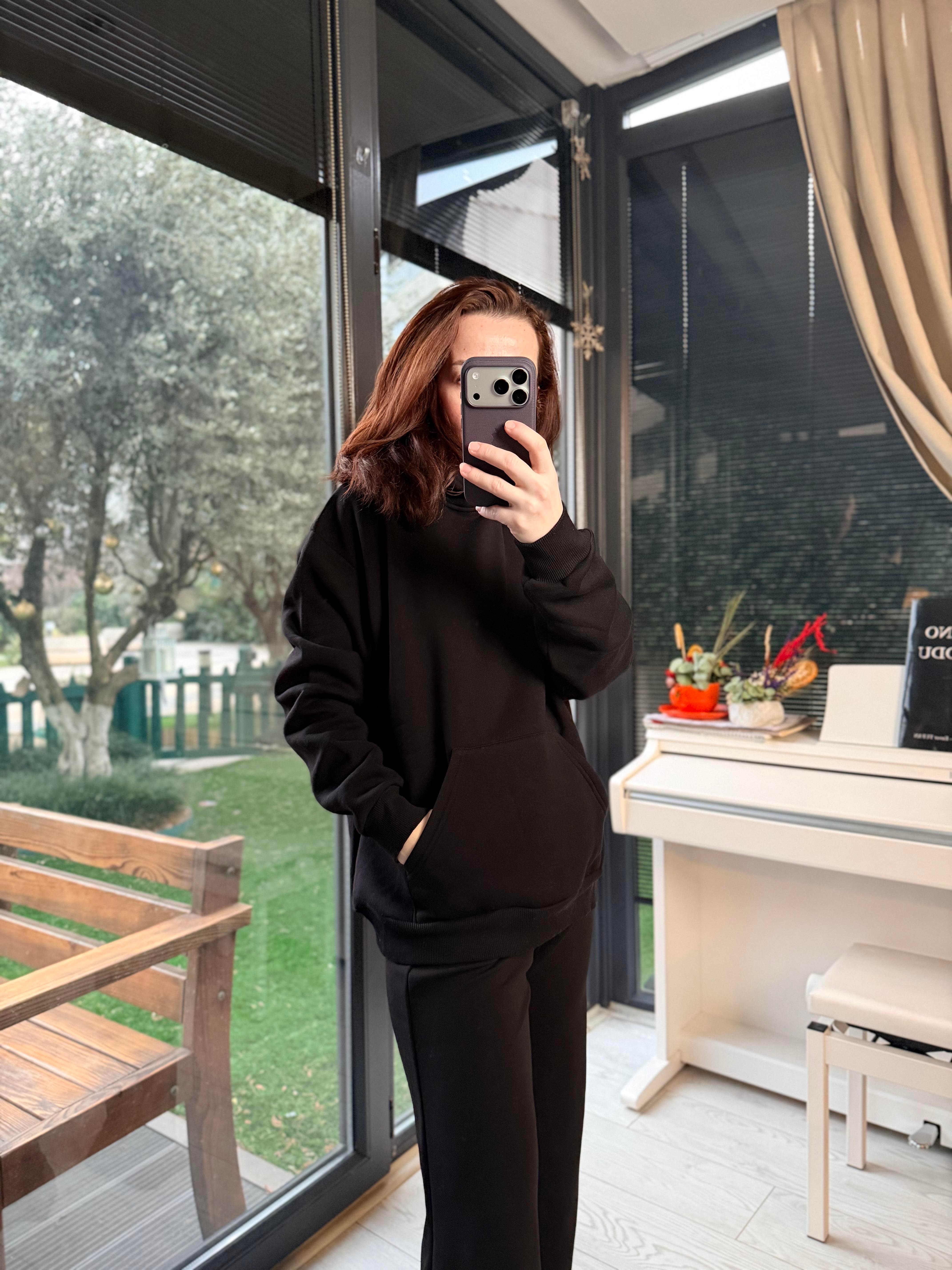 Kapüşonlu Uzun Siyah Renk Sweatshirt 