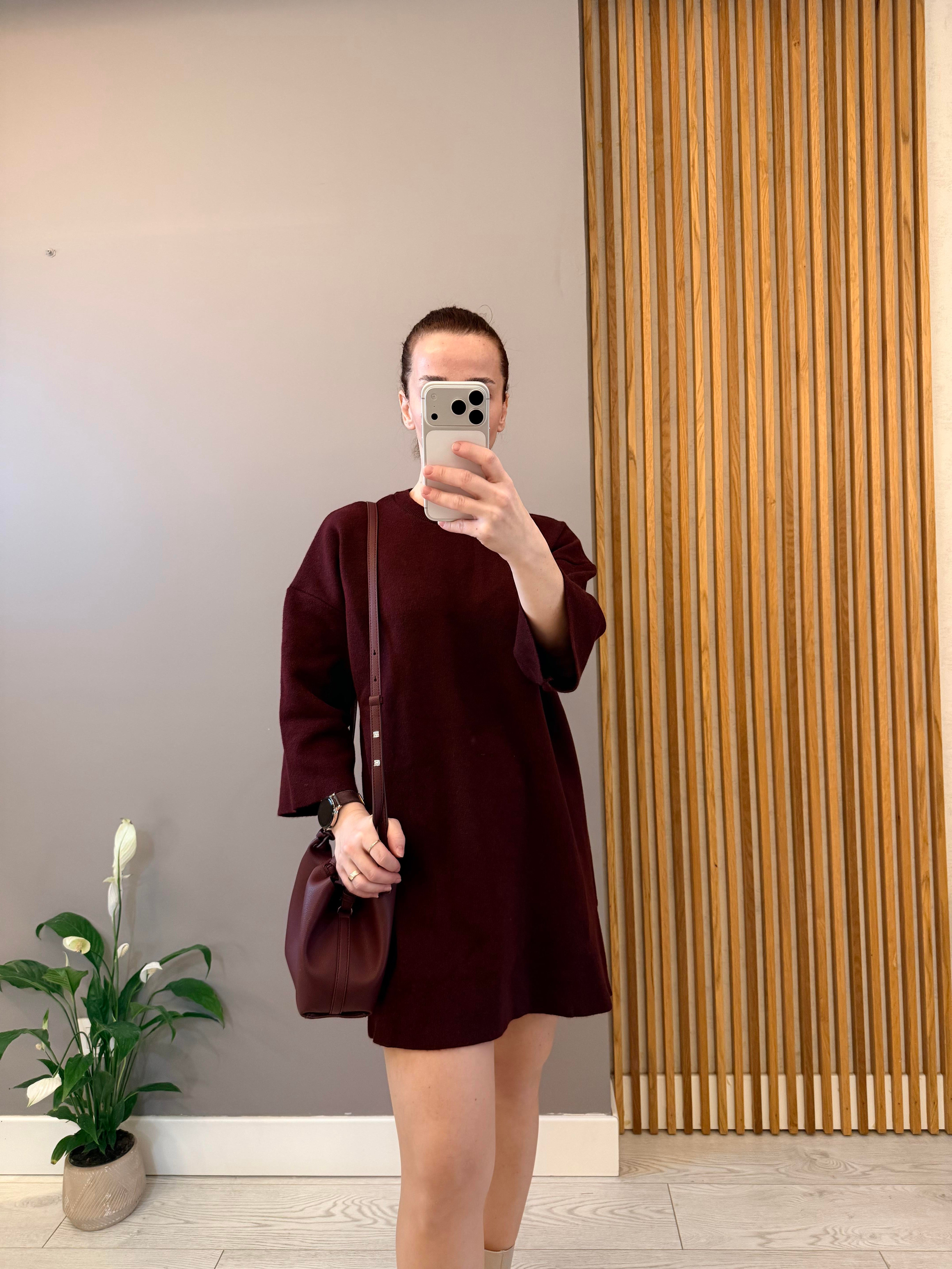 Kısa triko bordo elbise