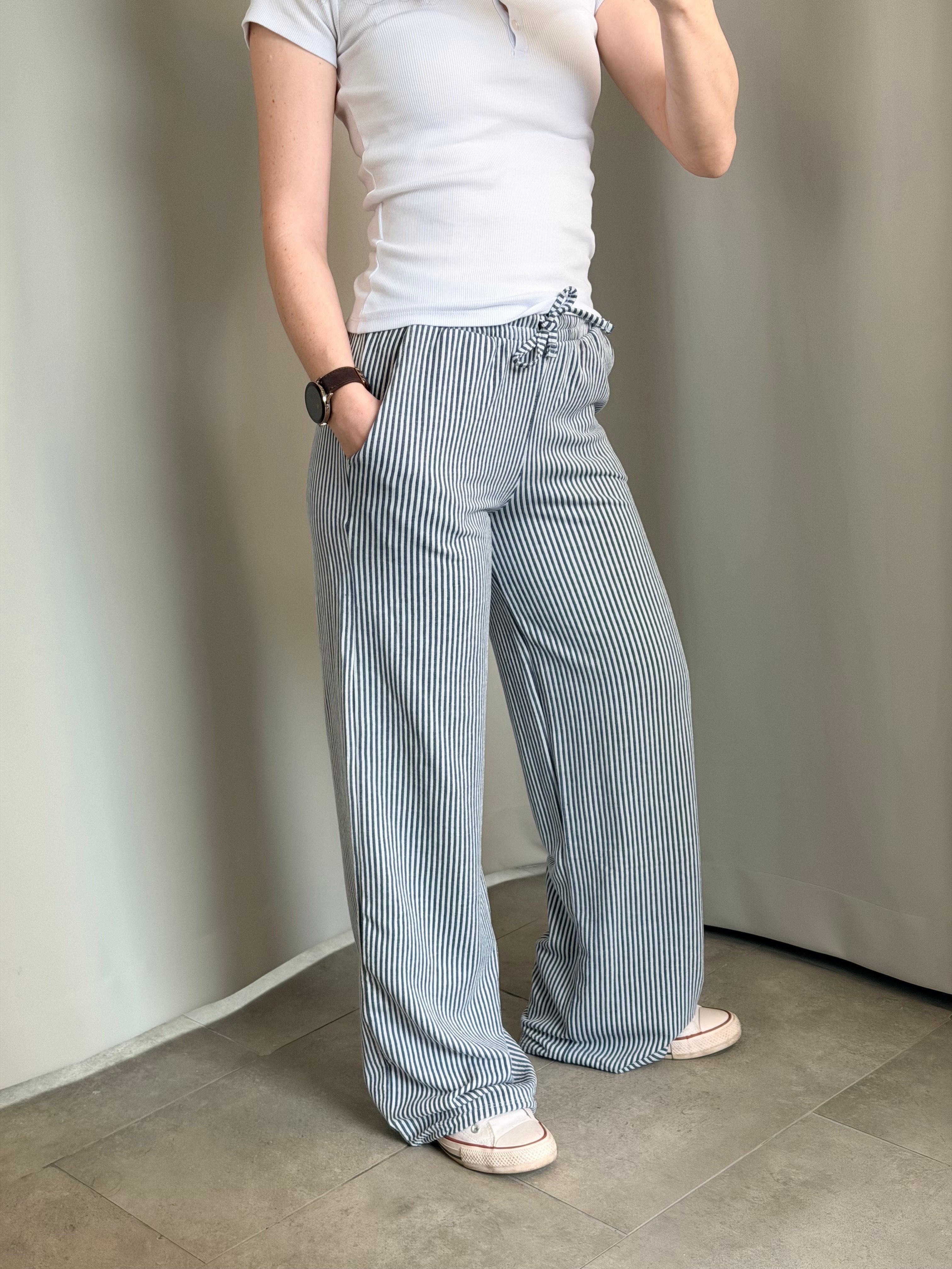 Mavi Çizgili Yumuşak Pantolon 