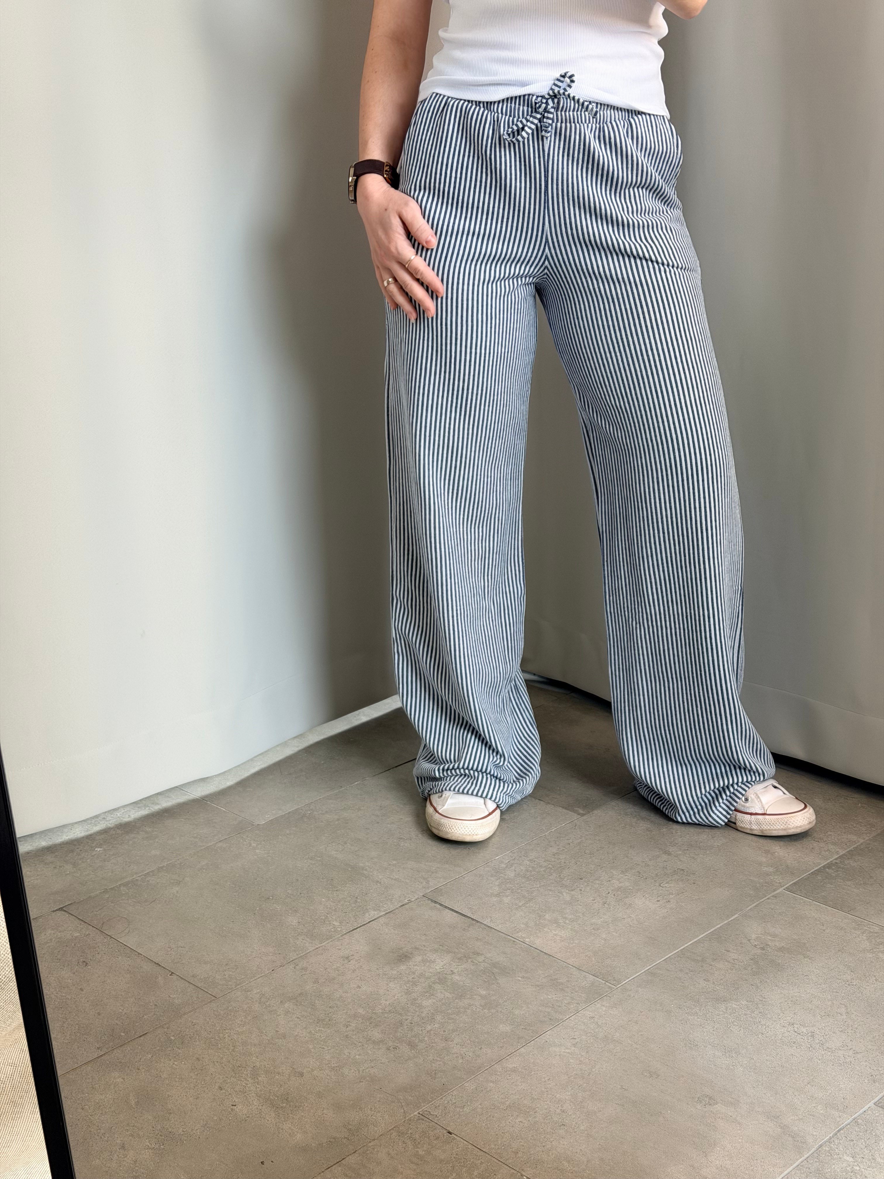 Mavi Çizgili Yumuşak Pantolon 