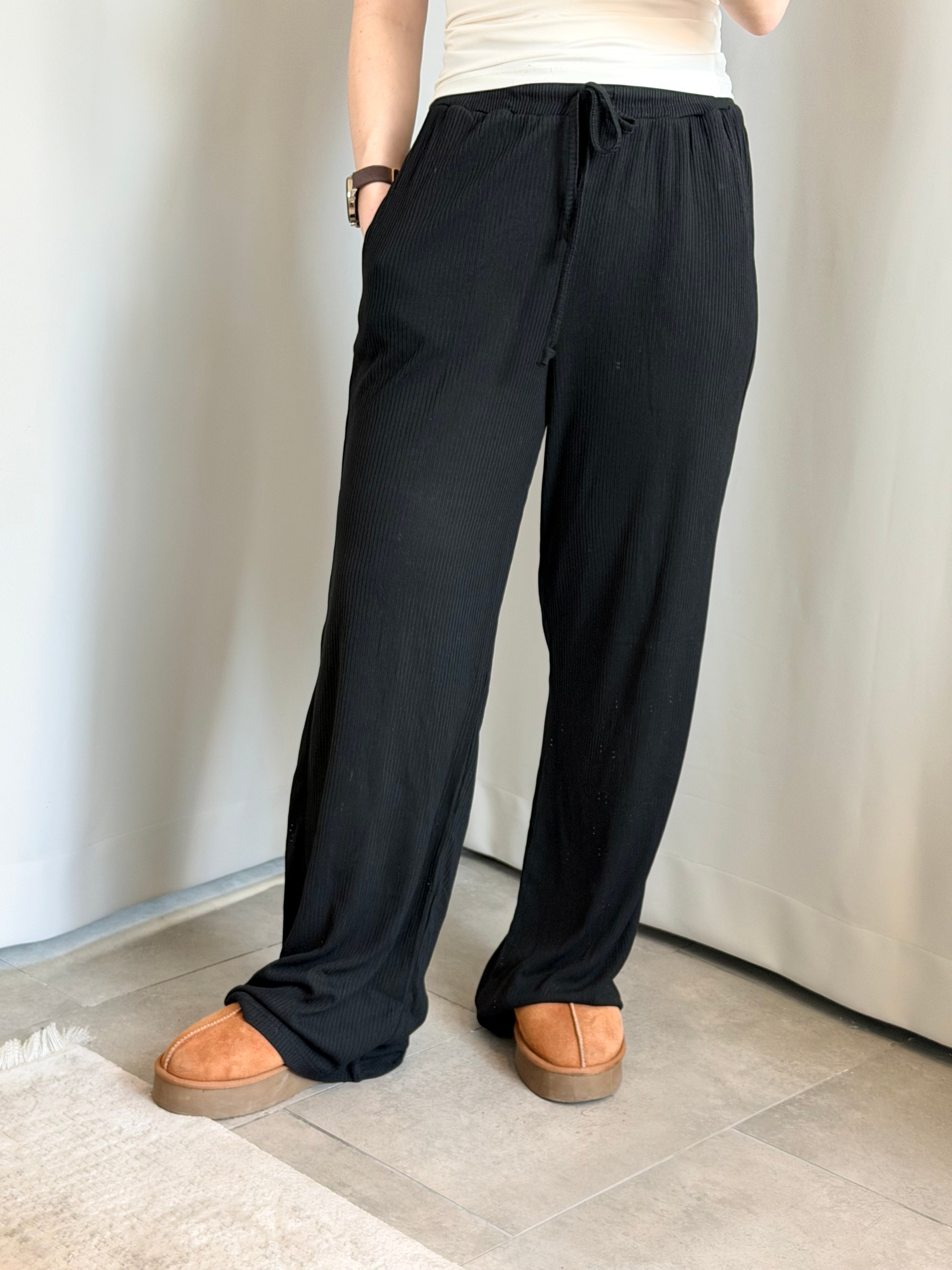Siyah Renk Basic Pantolon