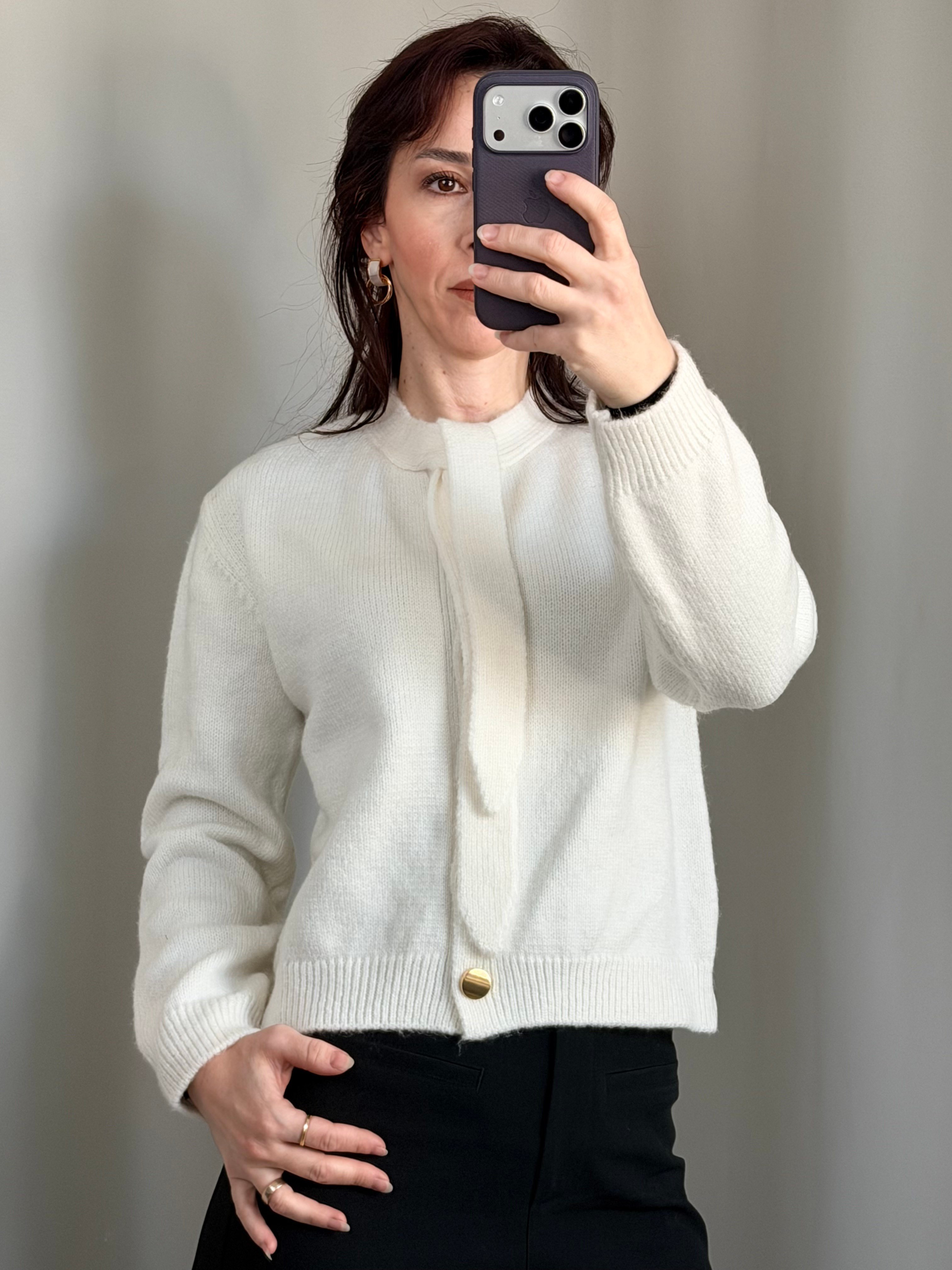 Yaka Detaylı Krem Renk Hırka