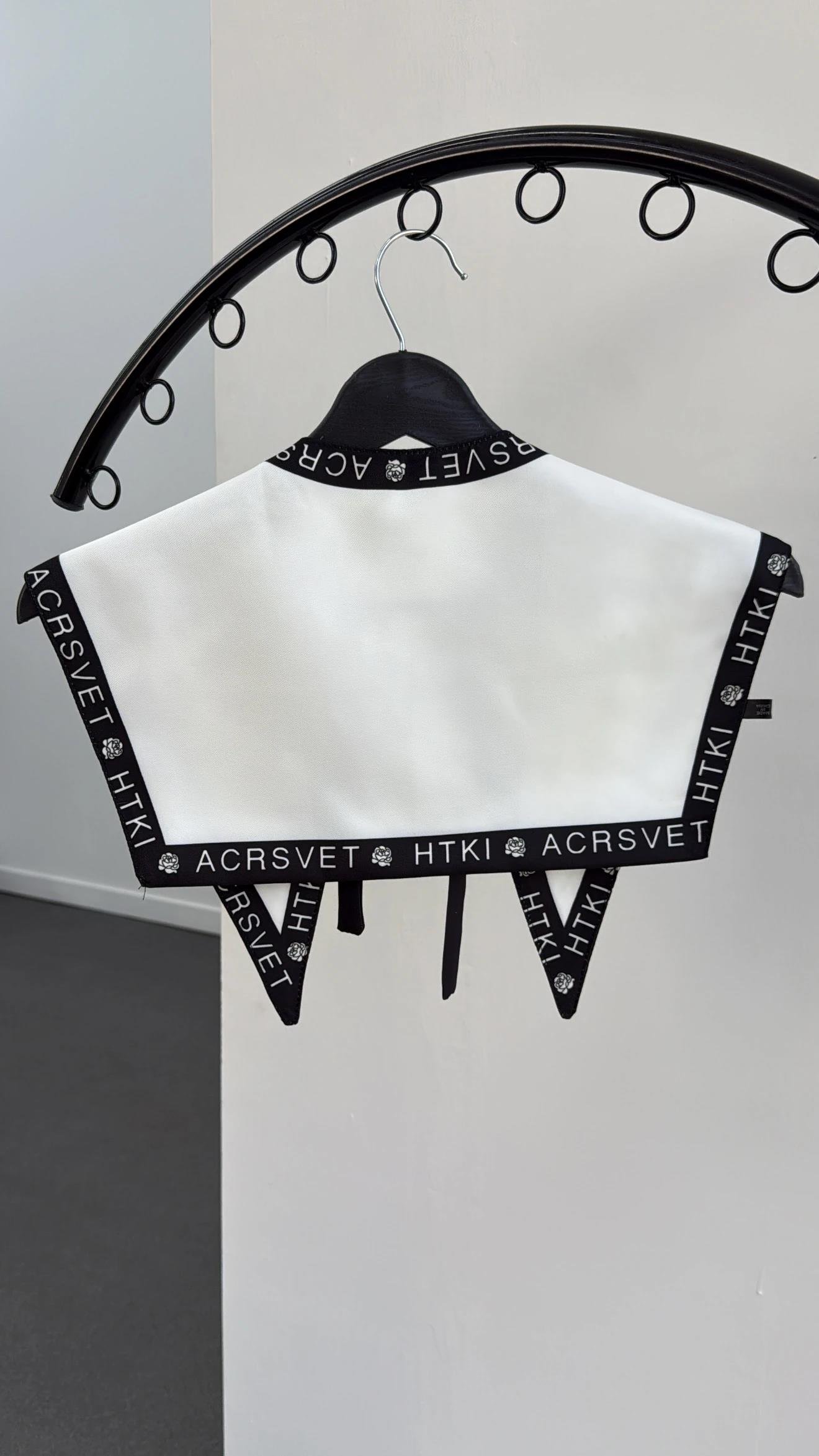 Acrsvety Siyah Yazılı Yaka Fular