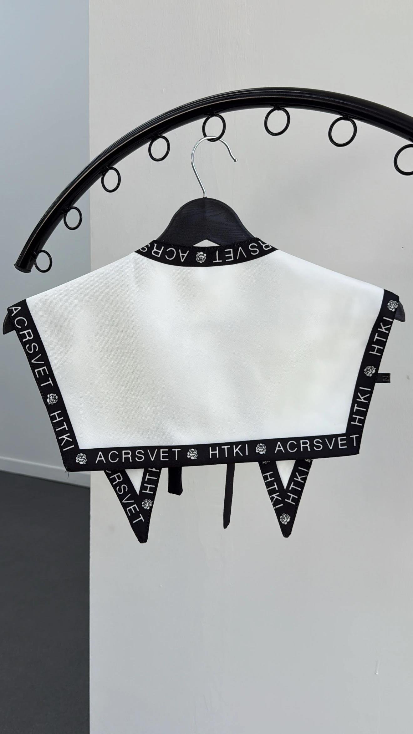 Acrsvety Siyah Yazılı Yaka Fular