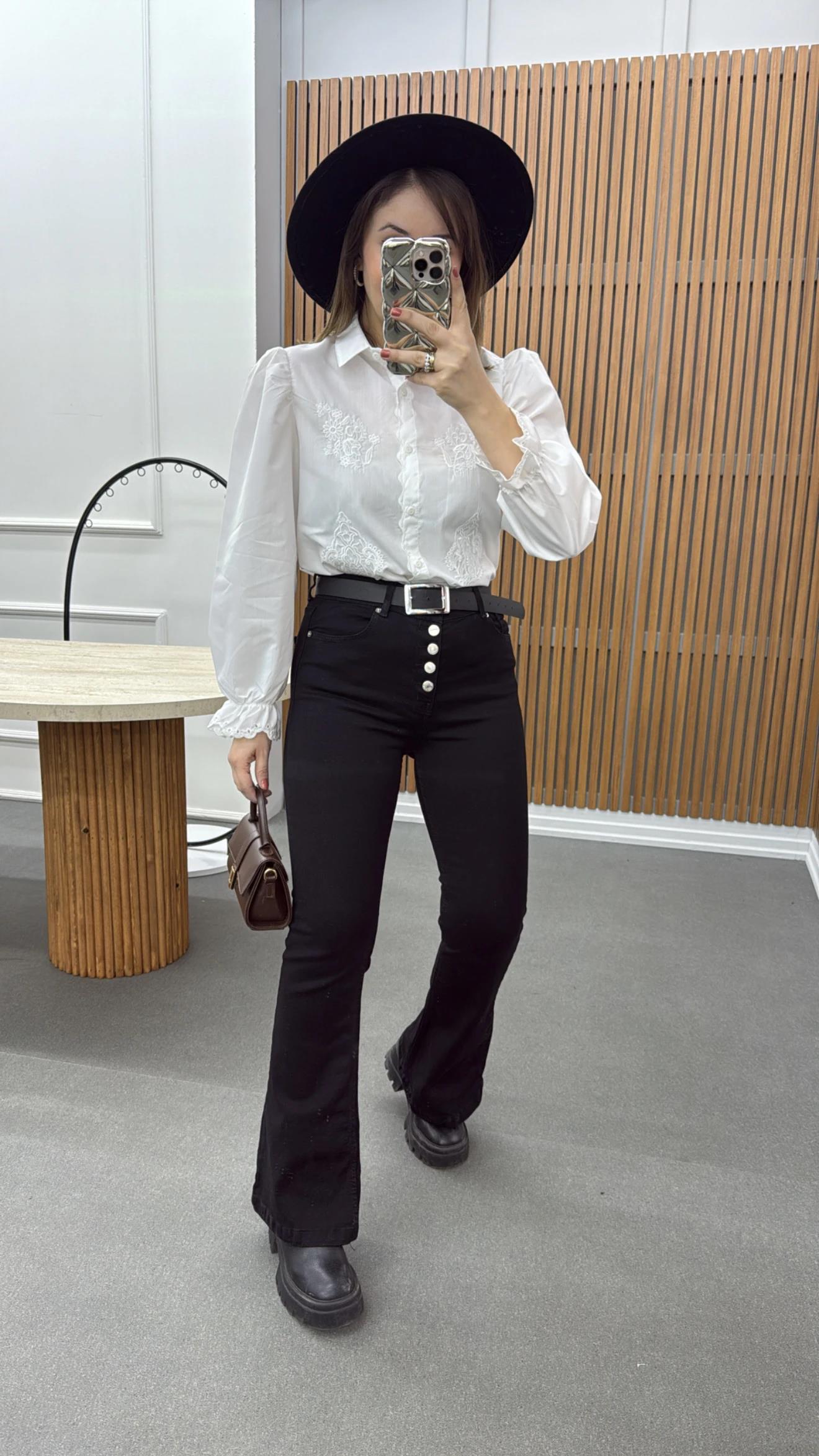 Allison Siyah 5 Düğmeli Likralı Flare Jeans