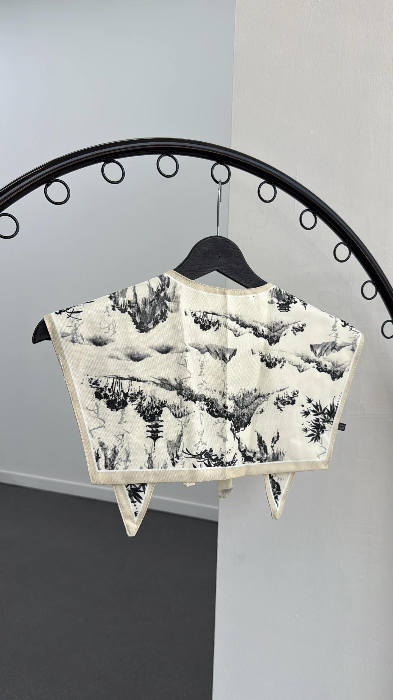 Anemon Krem Siyah Desenli Yaka Fular