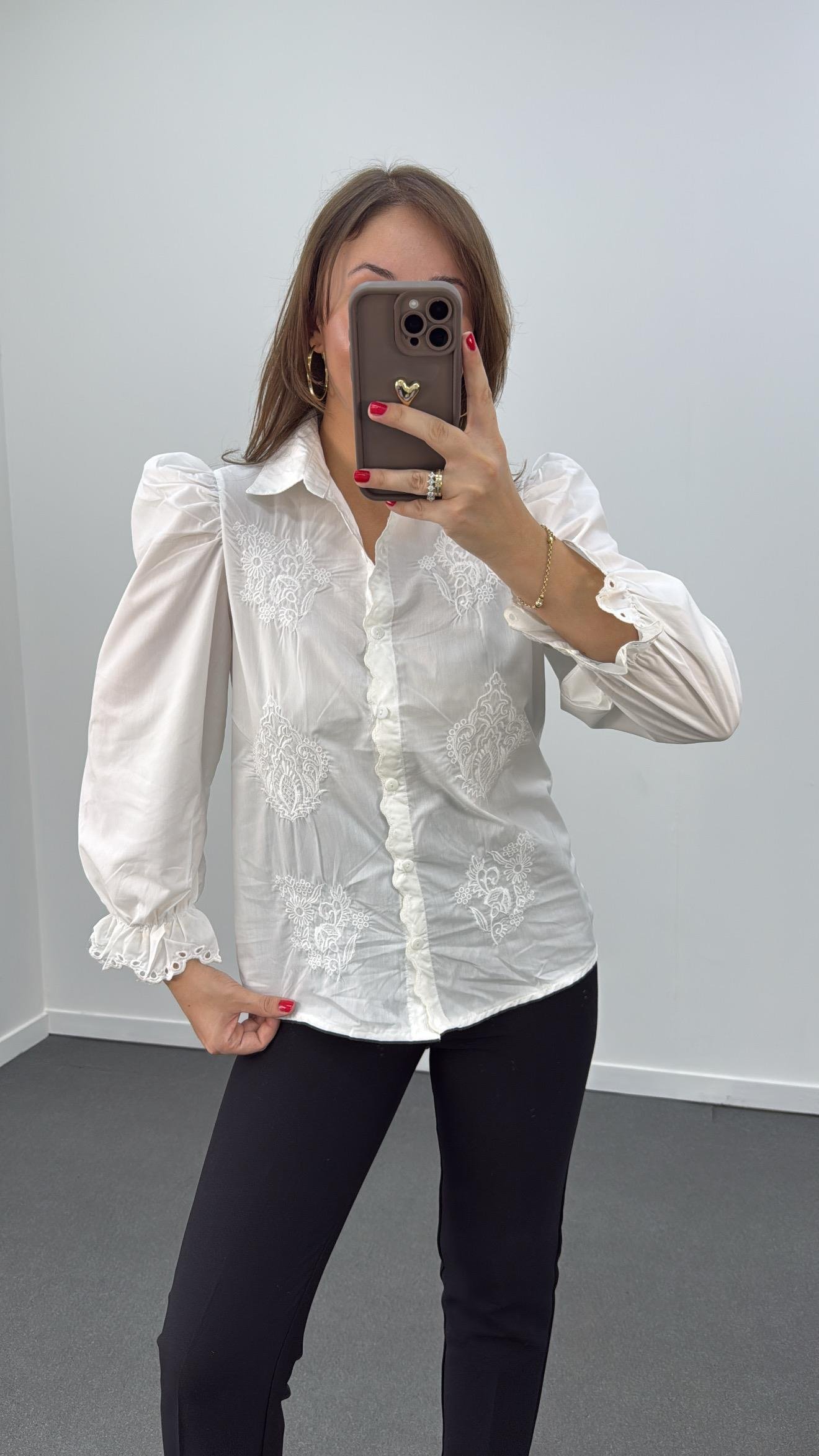 Arianna Özel Tasarım Nakış İşlemeli Gömlek