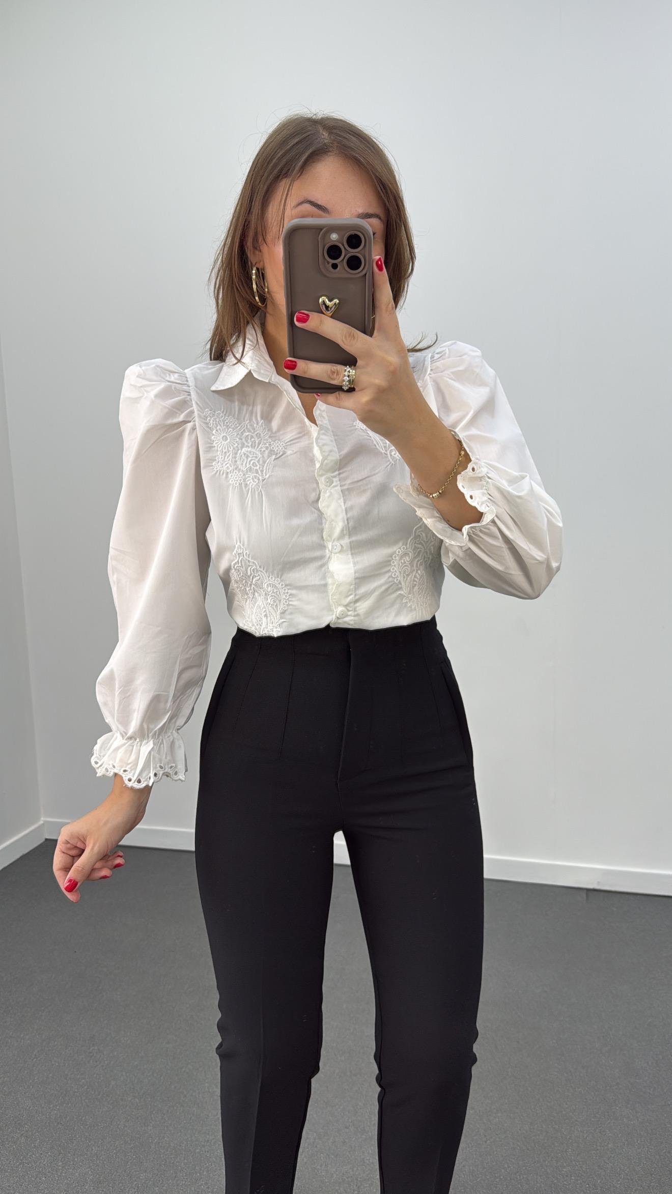 Arianna Özel Tasarım Nakış İşlemeli Gömlek