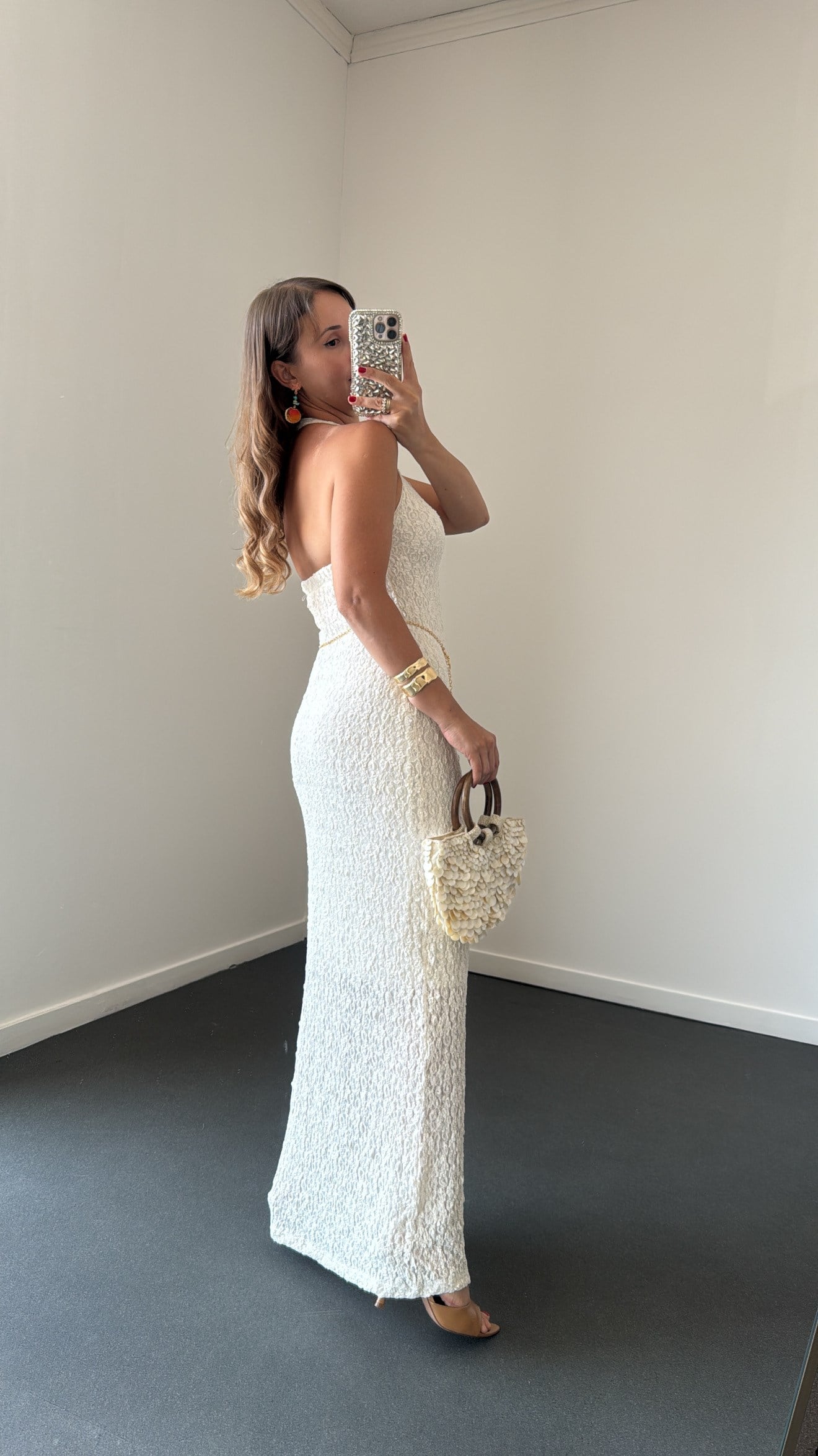 Arisu Beyaz Halter Yaka Dantelli Maxi Elbise