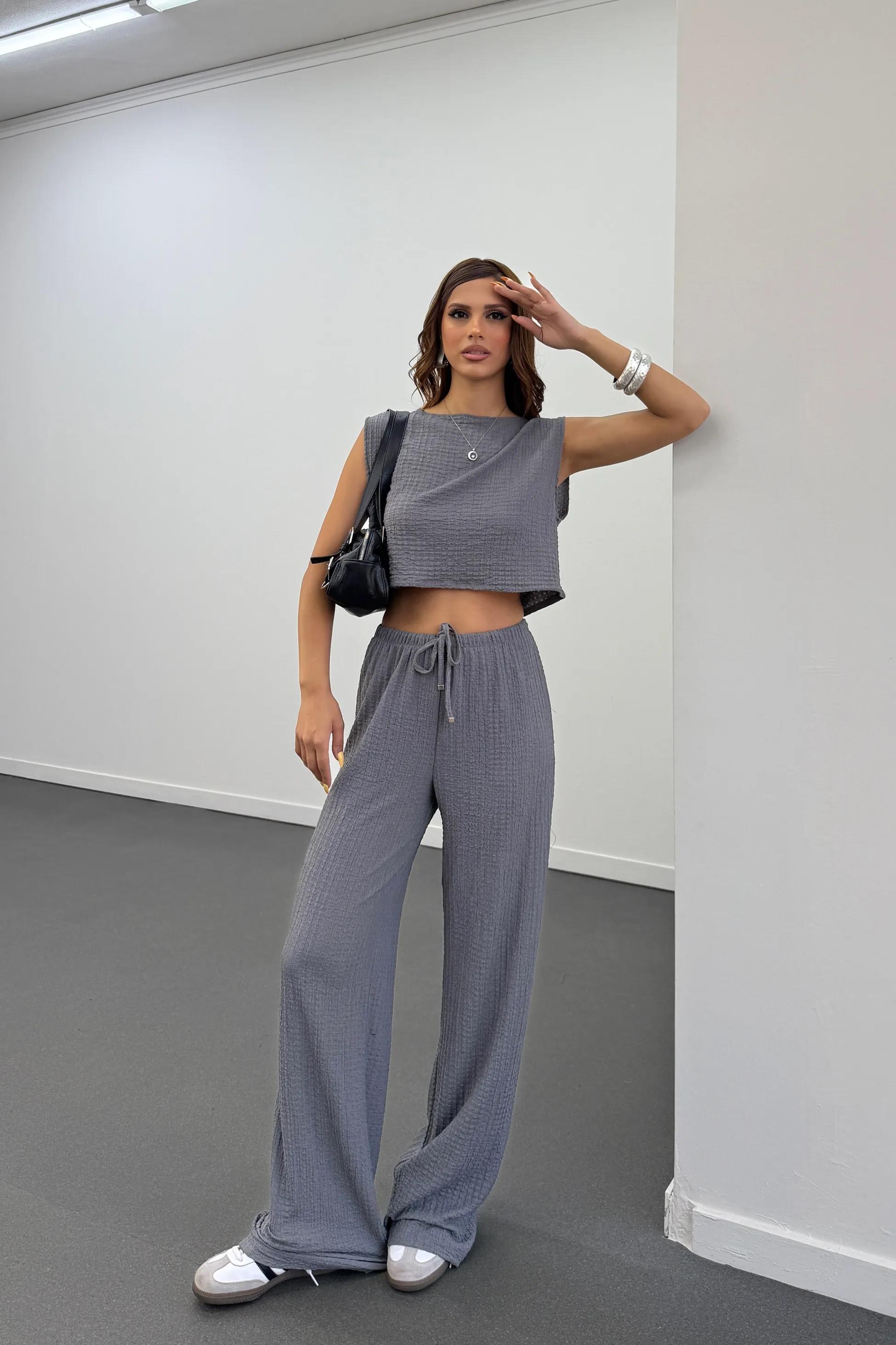 Aryana Gri Sıfır Kol Crop Ve Beli Lastikli Pantolon Takım