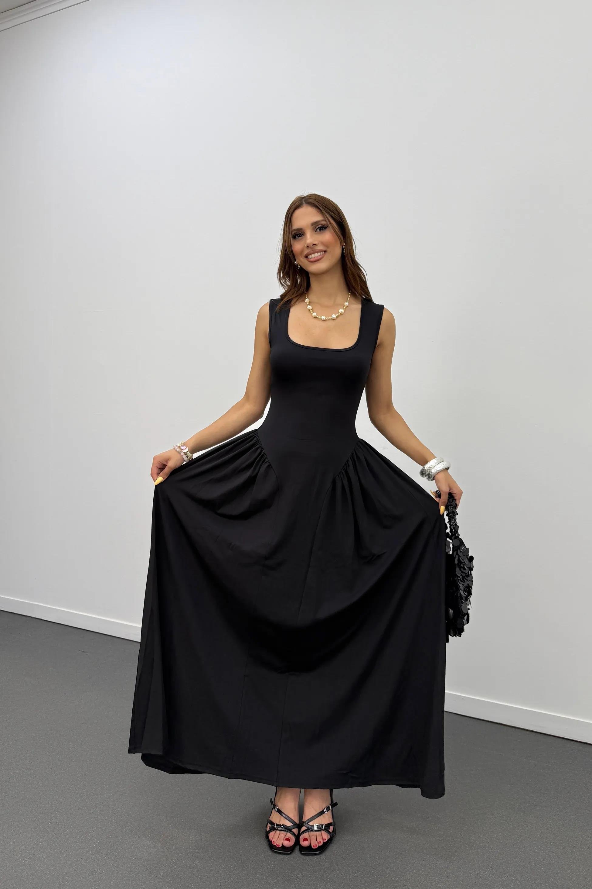 Ayge Siyah Pileli Kalın Askılı Maxi Elbise