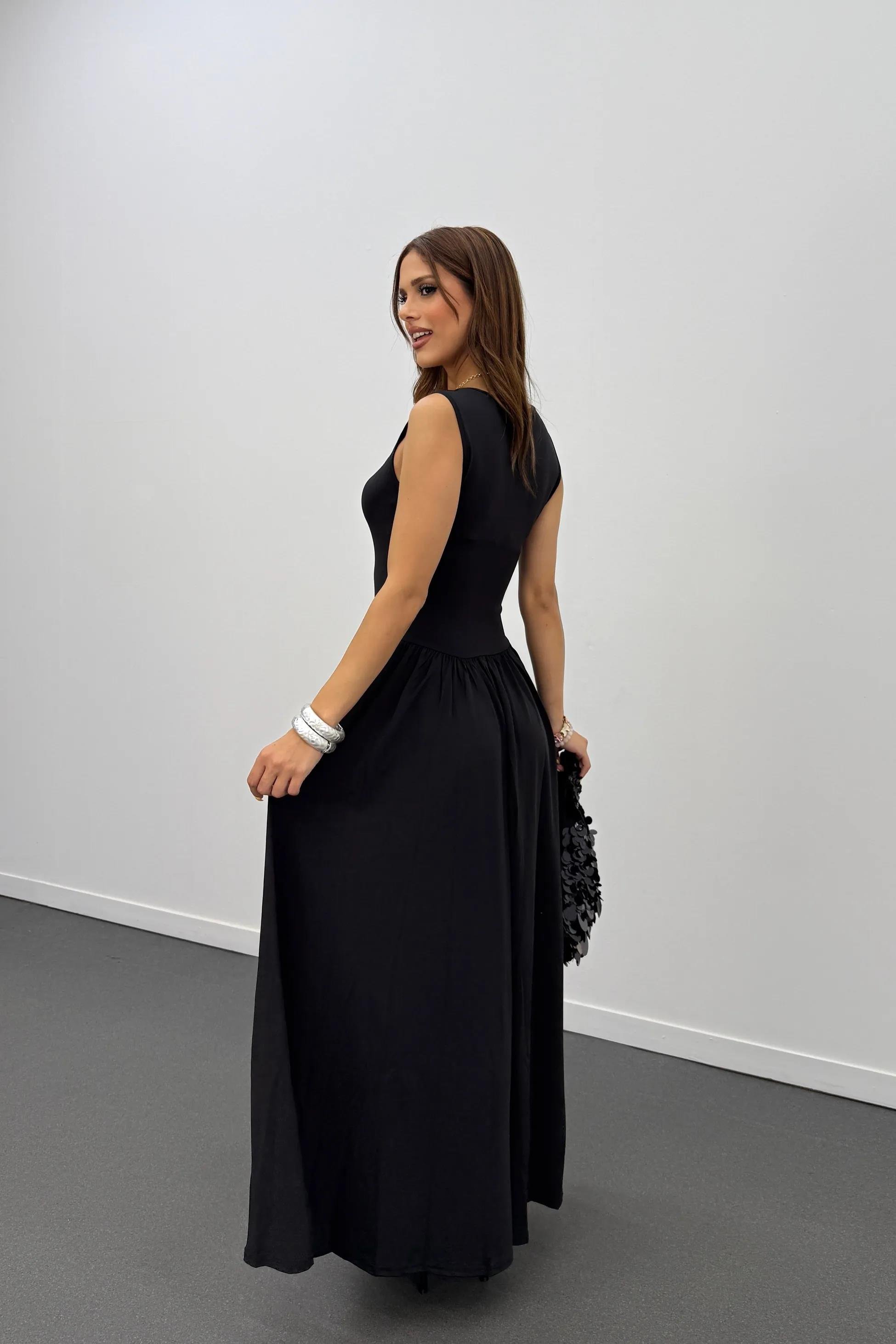 Ayge Siyah Pileli Kalın Askılı Maxi Elbise
