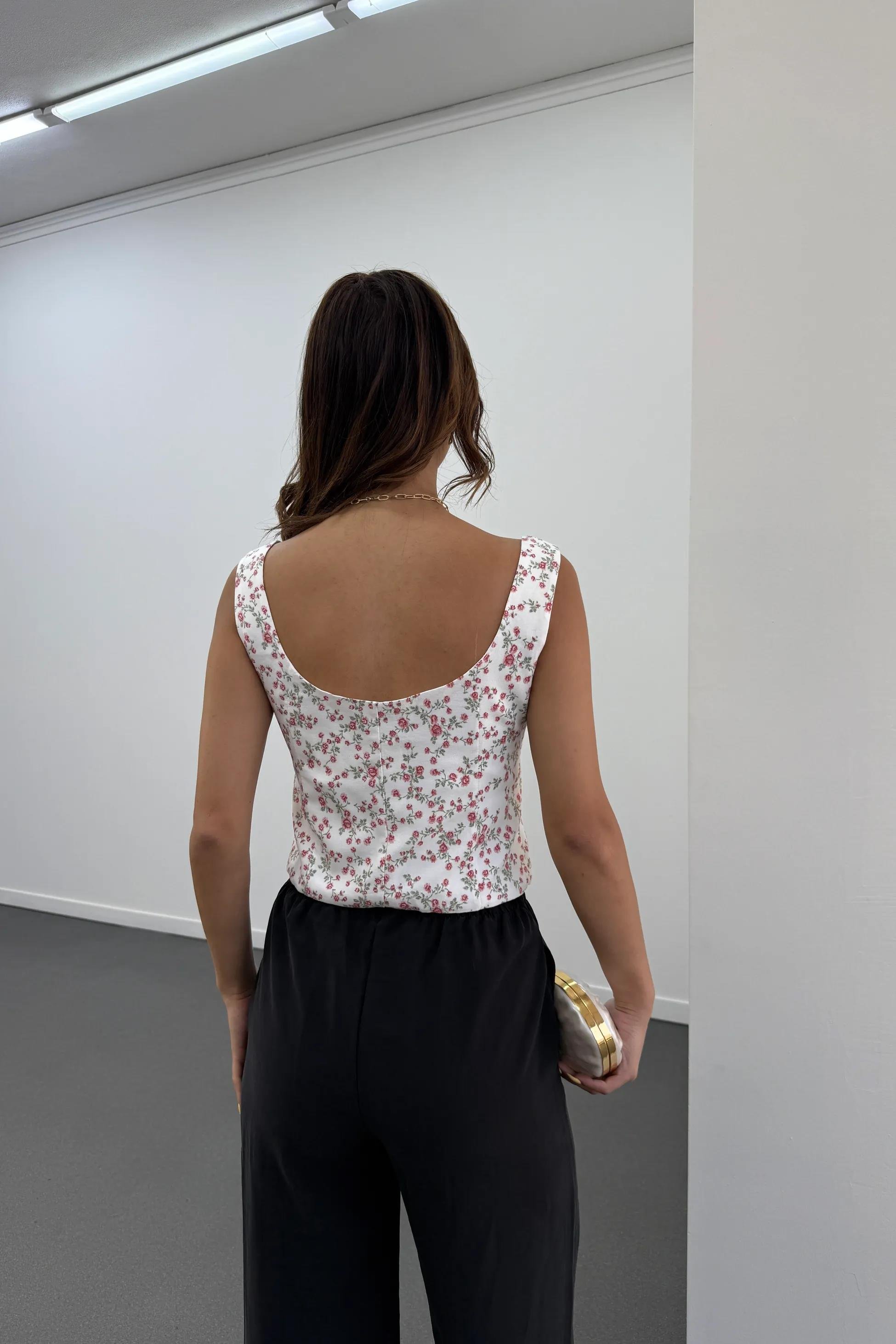 Aysa Pembe Küçük Çiçek Desenli Yelek