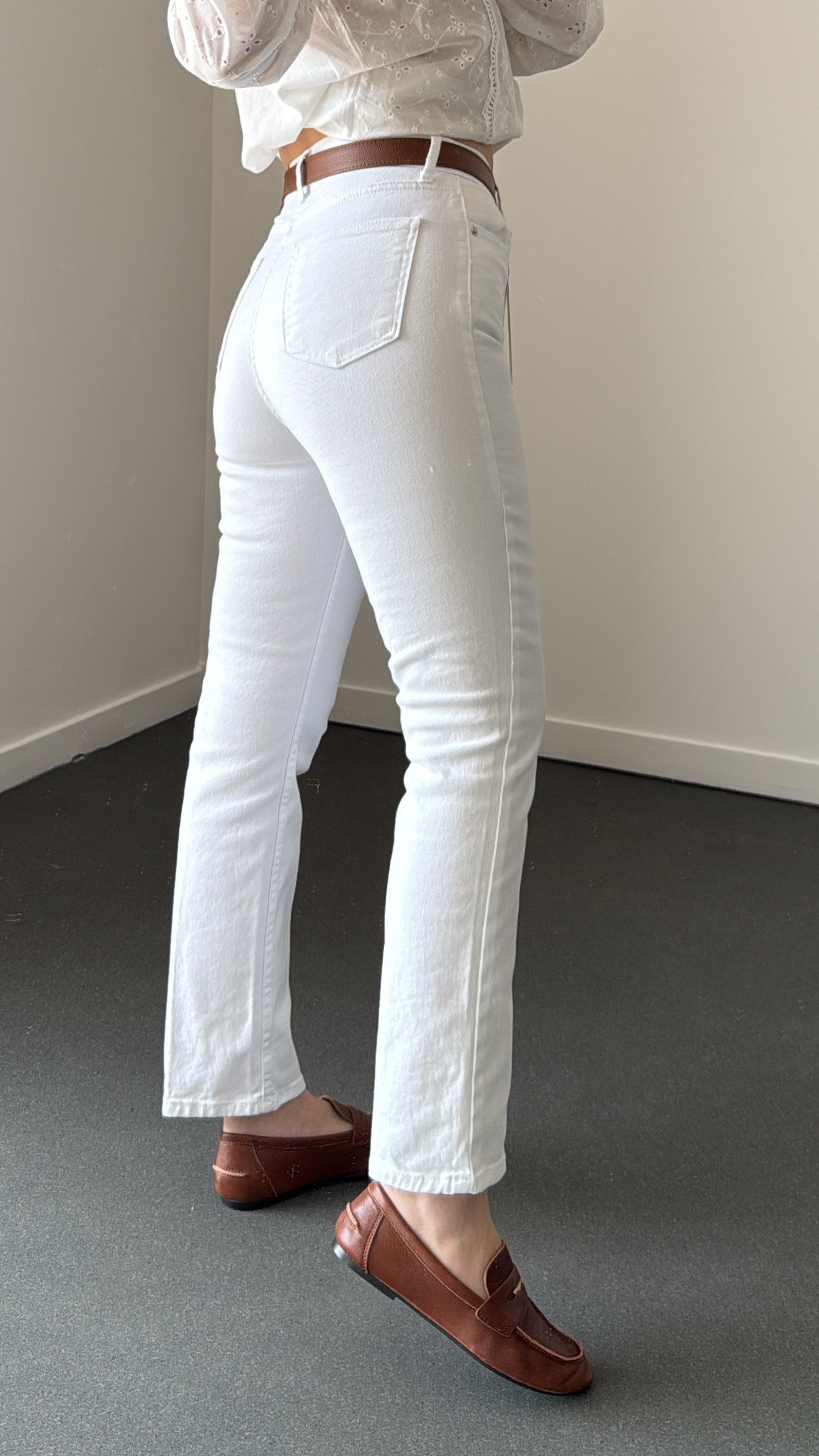 Bamberg Beyaz Yıkamalı Yüksek Bel Boyfit Jeans