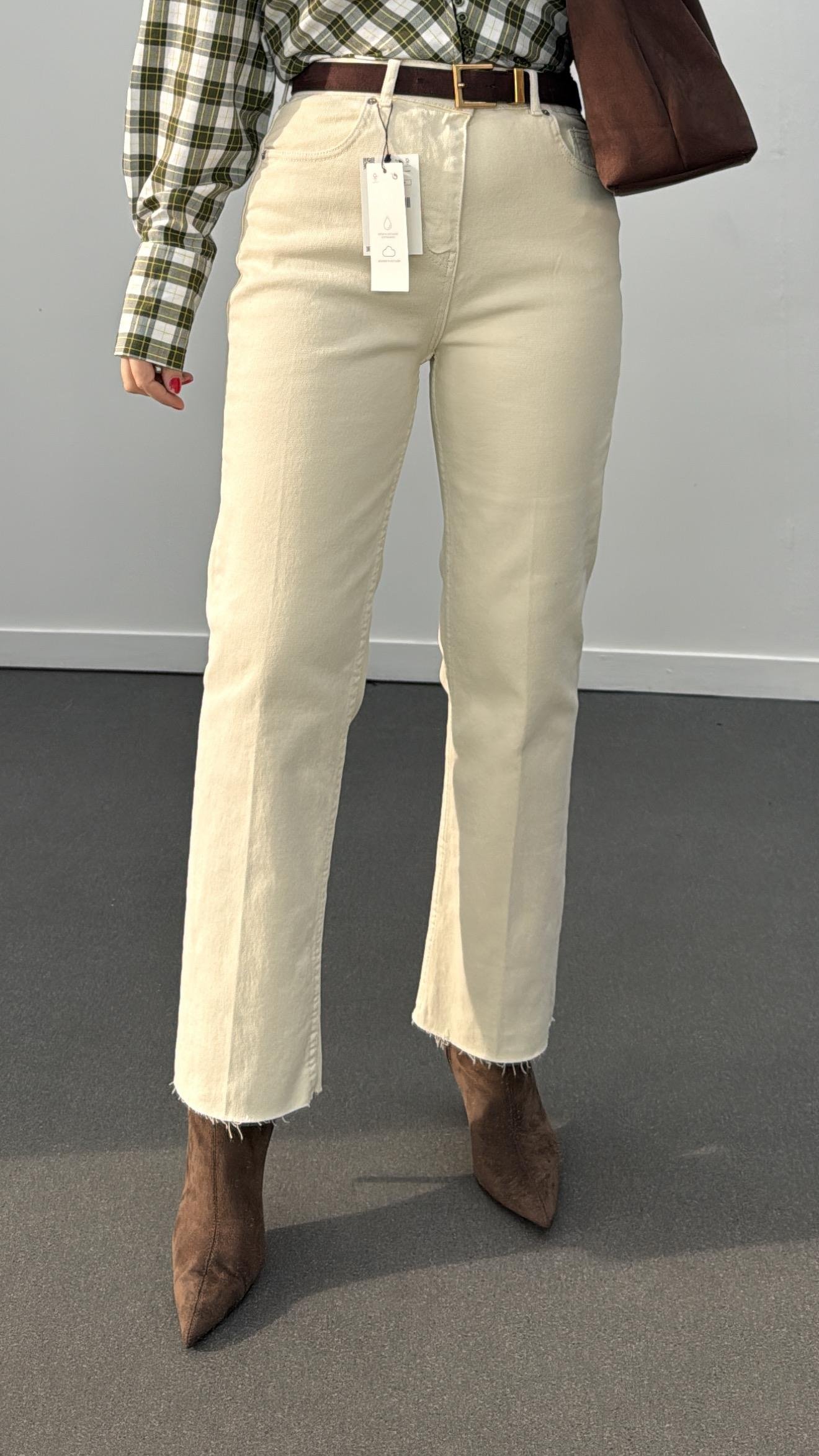 Berlin Krem Slim Kesik Paça Jeans