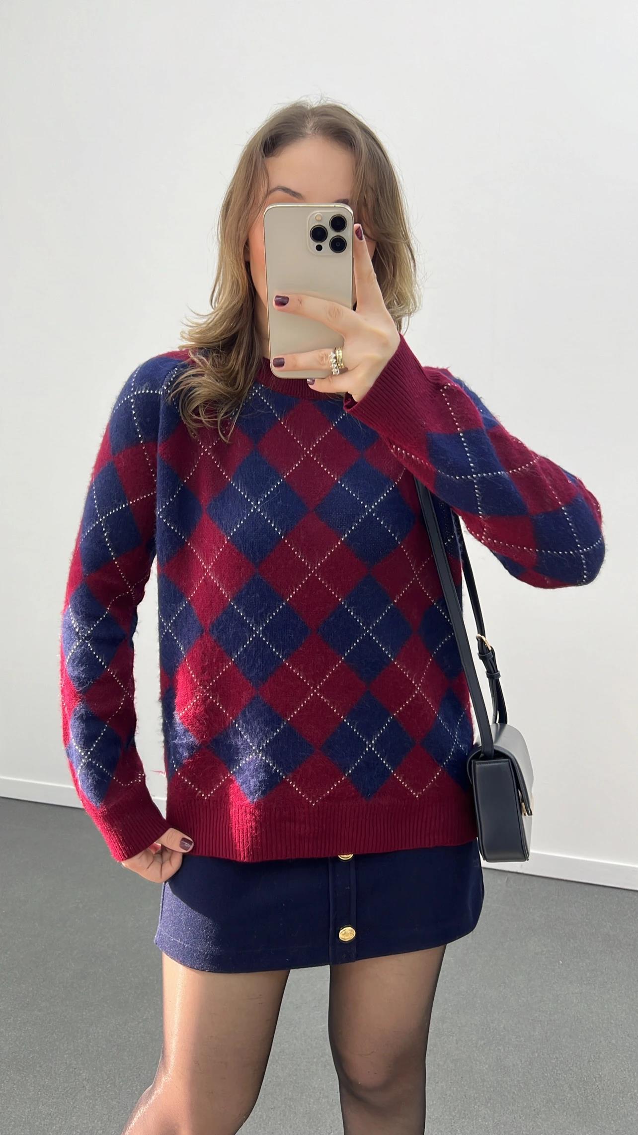 Camilla Bordo-Lacivert Baklava Desenli Kazak