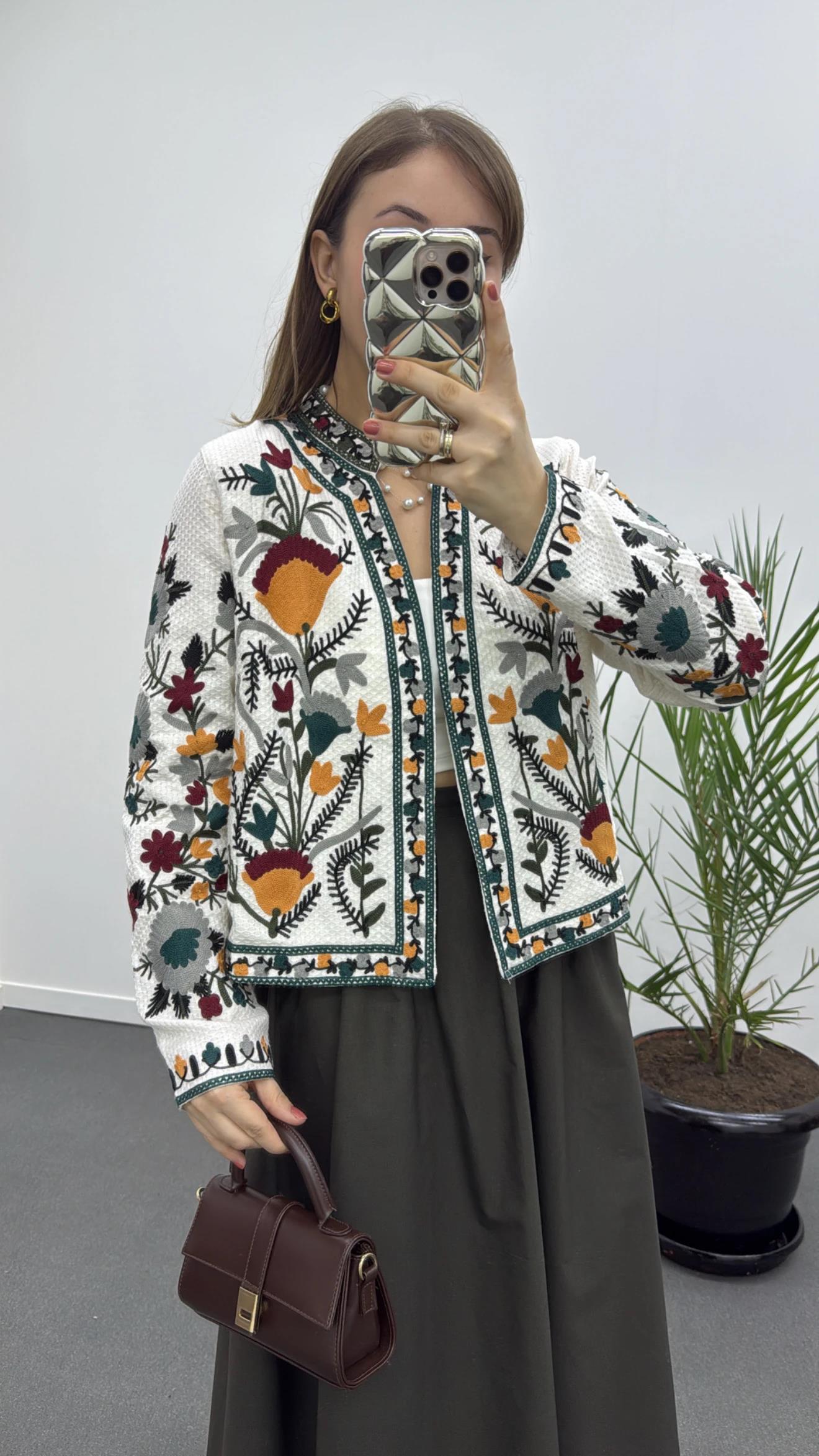 Chloe Etnik Desenli Nakış İşlemeli Ceket